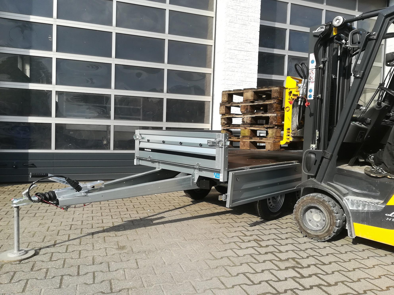 Brenderup 3251 STB 1000 Tandemachse 250x142x35cm (S) 13" 1000kg Januar Aktion - Бордово ремарке/ Платформа: снимка 5 Brenderup 3251 STB 1000 Tandemachse 250x142x35cm (S) 13" 1000kg Januar Aktion - Бордово ремарке/ Платформа: снимка 5