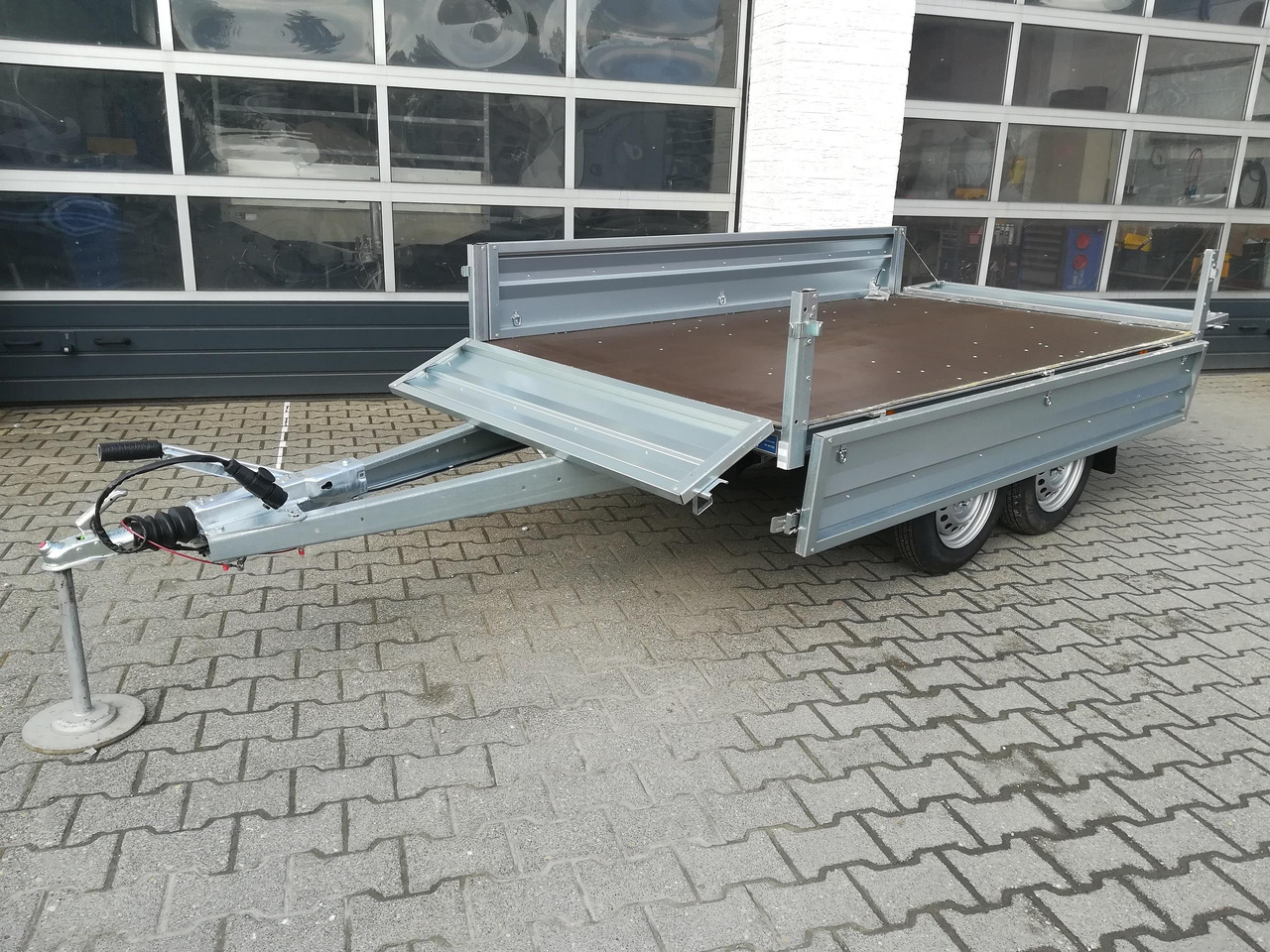 Brenderup 3251 STB 1000 Tandemachse 250x142x35cm (S) 13" 1000kg Januar Aktion - Бордово ремарке/ Платформа: снимка 4 Brenderup 3251 STB 1000 Tandemachse 250x142x35cm (S) 13" 1000kg Januar Aktion - Бордово ремарке/ Платформа: снимка 4