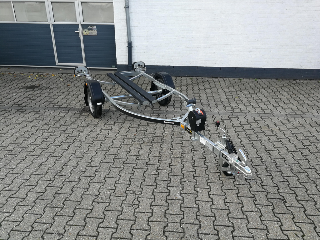 Brenderup Boot Jetski Trailer 8815UB PWC10750UBRX Langauflagen Seilwinde ( Gurtband) 750kg 311367 - Колесар за лодка: снимка 3 Brenderup Boot Jetski Trailer 8815UB PWC10750UBRX Langauflagen Seilwinde ( Gurtband) 750kg 311367 - Колесар за лодка: снимка 3