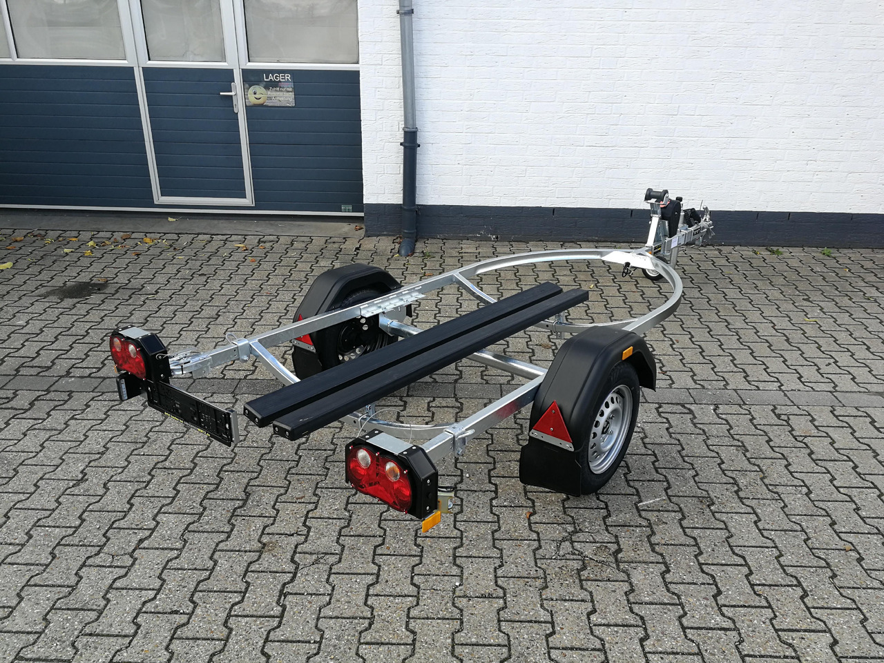 Brenderup Boot Jetski Trailer 8815UB PWC10750UBRX Langauflagen Seilwinde ( Gurtband) 750kg 311367 - Колесар за лодка: снимка 1 Brenderup Boot Jetski Trailer 8815UB PWC10750UBRX Langauflagen Seilwinde ( Gurtband) 750kg 311367 - Колесар за лодка: снимка 1