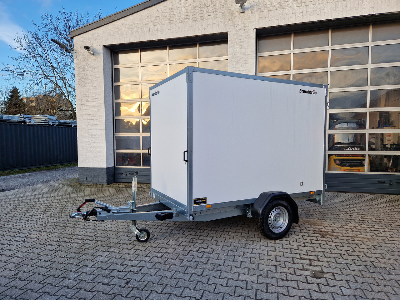 Brenderup Cargo Dynamic CD260 BD 260x150x185cm Hecktüren Wabenwände (S) 1300kg - Затворена каросерия ремарке: снимка 3 Brenderup Cargo Dynamic CD260 BD 260x150x185cm Hecktüren Wabenwände (S) 1300kg - Затворена каросерия ремарке: снимка 3