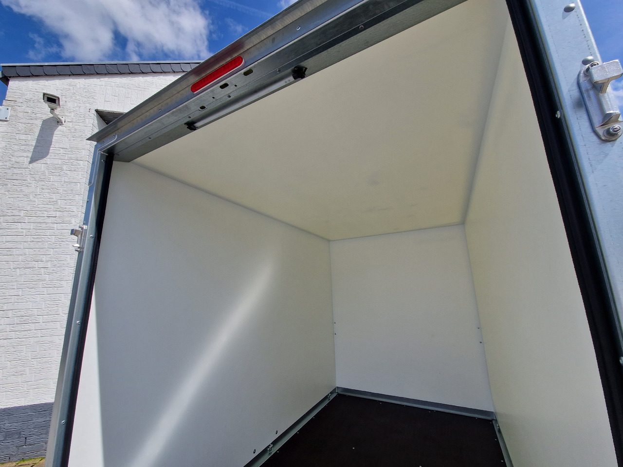 Brenderup Cargo Dynamic CD260 BD R 260x150x185 Heckrampe Wabenwände (S) 1300kg - Затворена каросерия ремарке: снимка 2 Brenderup Cargo Dynamic CD260 BD R 260x150x185 Heckrampe Wabenwände (S) 1300kg - Затворена каросерия ремарке: снимка 2