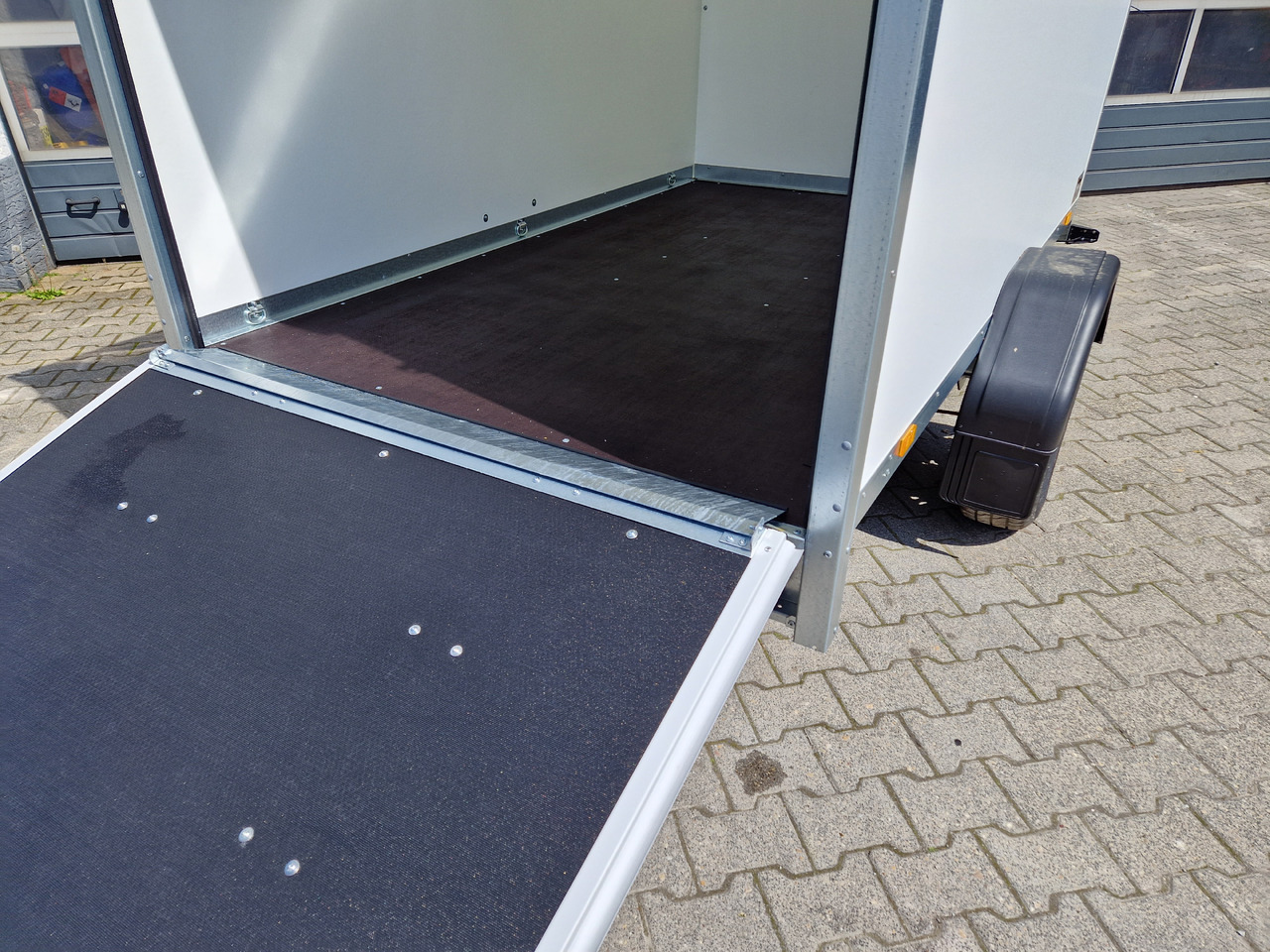 Brenderup Cargo Dynamic CD260 BD R 260x150x185 Heckrampe Wabenwände (S) 1300kg - Затворена каросерия ремарке: снимка 4 Brenderup Cargo Dynamic CD260 BD R 260x150x185 Heckrampe Wabenwände (S) 1300kg - Затворена каросерия ремарке: снимка 4