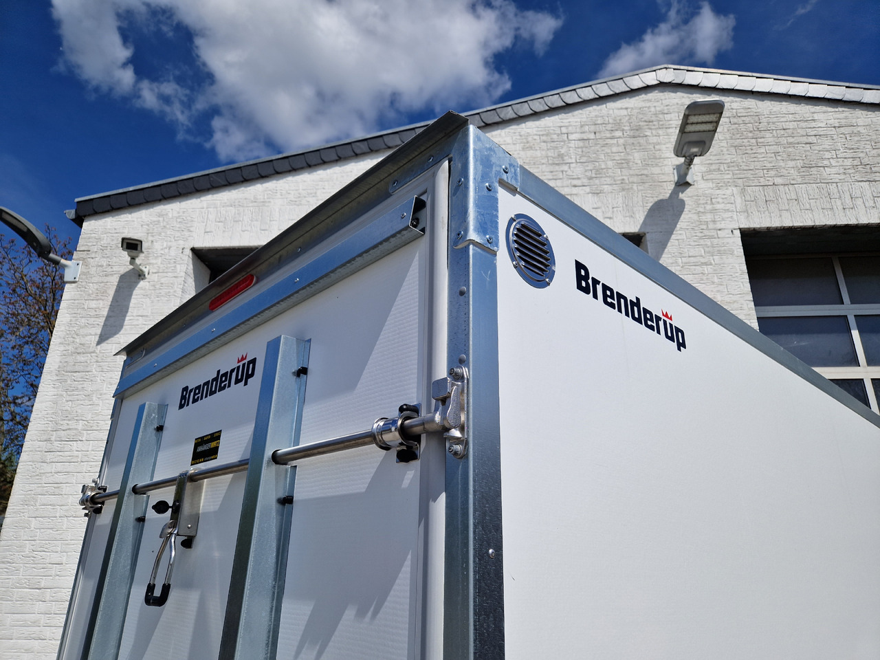 Brenderup Cargo Dynamic CD260 BD R 260x150x185 Heckrampe Wabenwände (S) 1300kg - Затворена каросерия ремарке: снимка 5 Brenderup Cargo Dynamic CD260 BD R 260x150x185 Heckrampe Wabenwände (S) 1300kg - Затворена каросерия ремарке: снимка 5