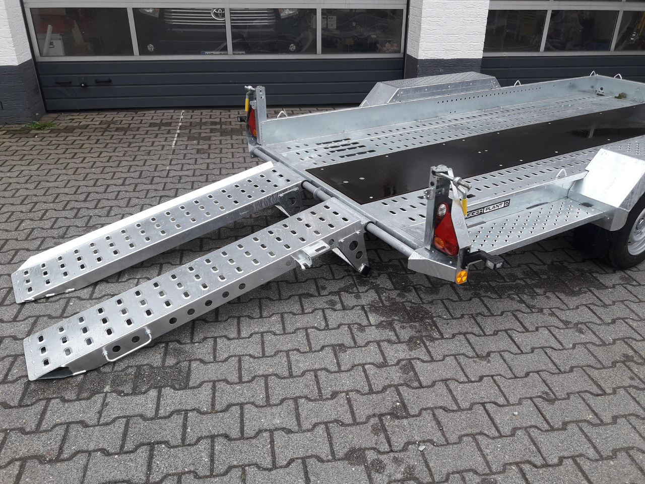 Brian James Digger Plant 543-3717-35-2 370x170cm 3500kg Rampen Reserverad 2736kg Nutzlast Aktion 24 - Ремарке за строителна техника: снимка 3 Brian James Digger Plant 543-3717-35-2 370x170cm 3500kg Rampen Reserverad 2736kg Nutzlast Aktion 24 - Ремарке за строителна техника: снимка 3
