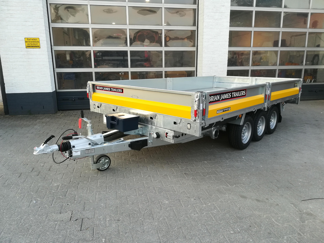 Brian James Trailer CarGO Tipper 2 elektrisch 360x195x30cm Stahlbordwände Pendel 12" Tridem 3,5t on - Самосвал ремарке: снимка 4 Brian James Trailer CarGO Tipper 2 elektrisch 360x195x30cm Stahlbordwände Pendel 12" Tridem 3,5t on - Самосвал ремарке: снимка 4