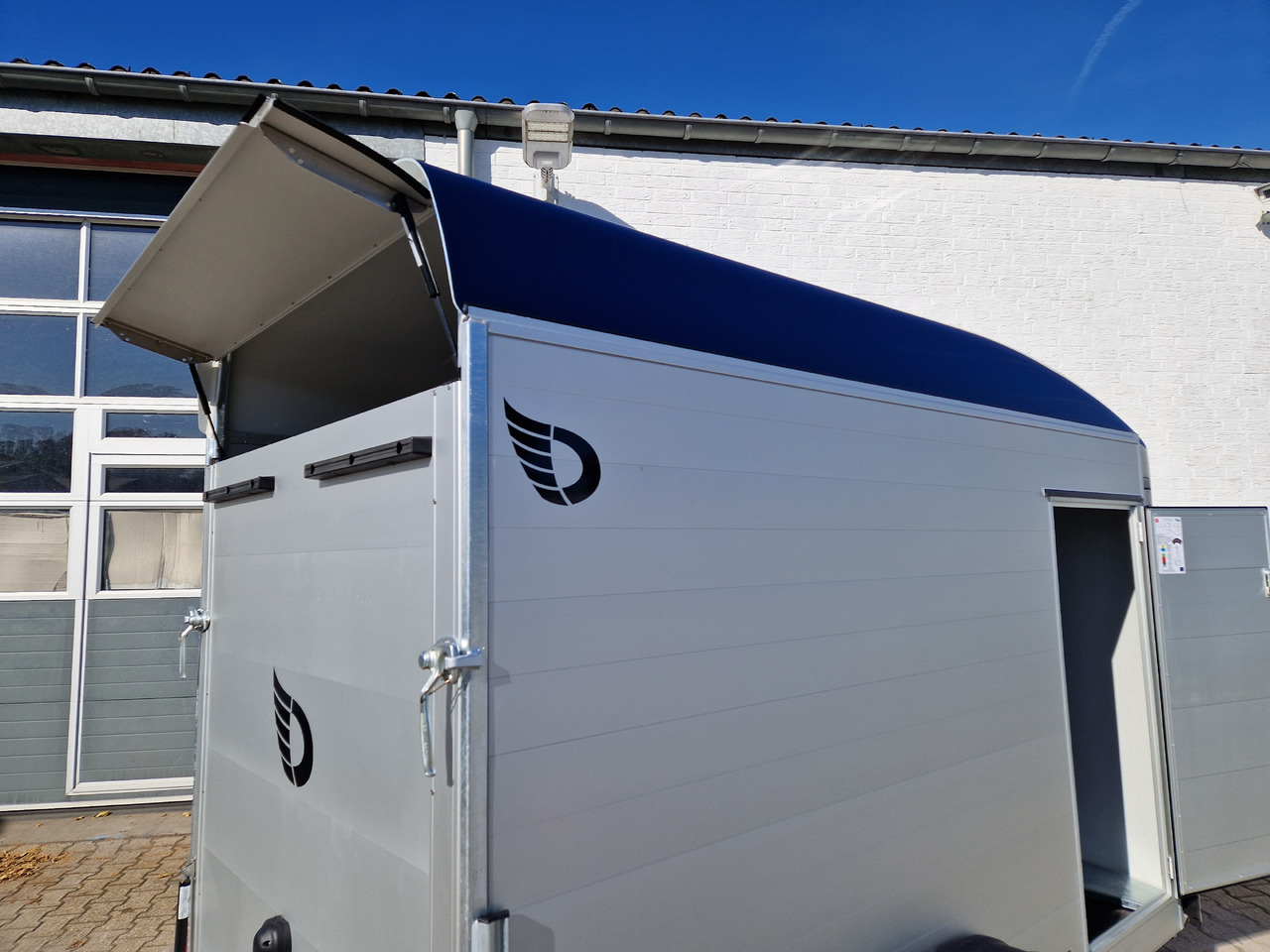 Затворена каросерия ремарке Cargo Roadster 300 300x150x184cm Alu Poly royal blau Alufelgen darkline Pullman 1300kg 100km/H: снимка 11 Затворена каросерия ремарке Cargo Roadster 300 300x150x184cm Alu Poly royal blau Alufelgen darkline Pullman 1300kg 100km/H: снимка 11