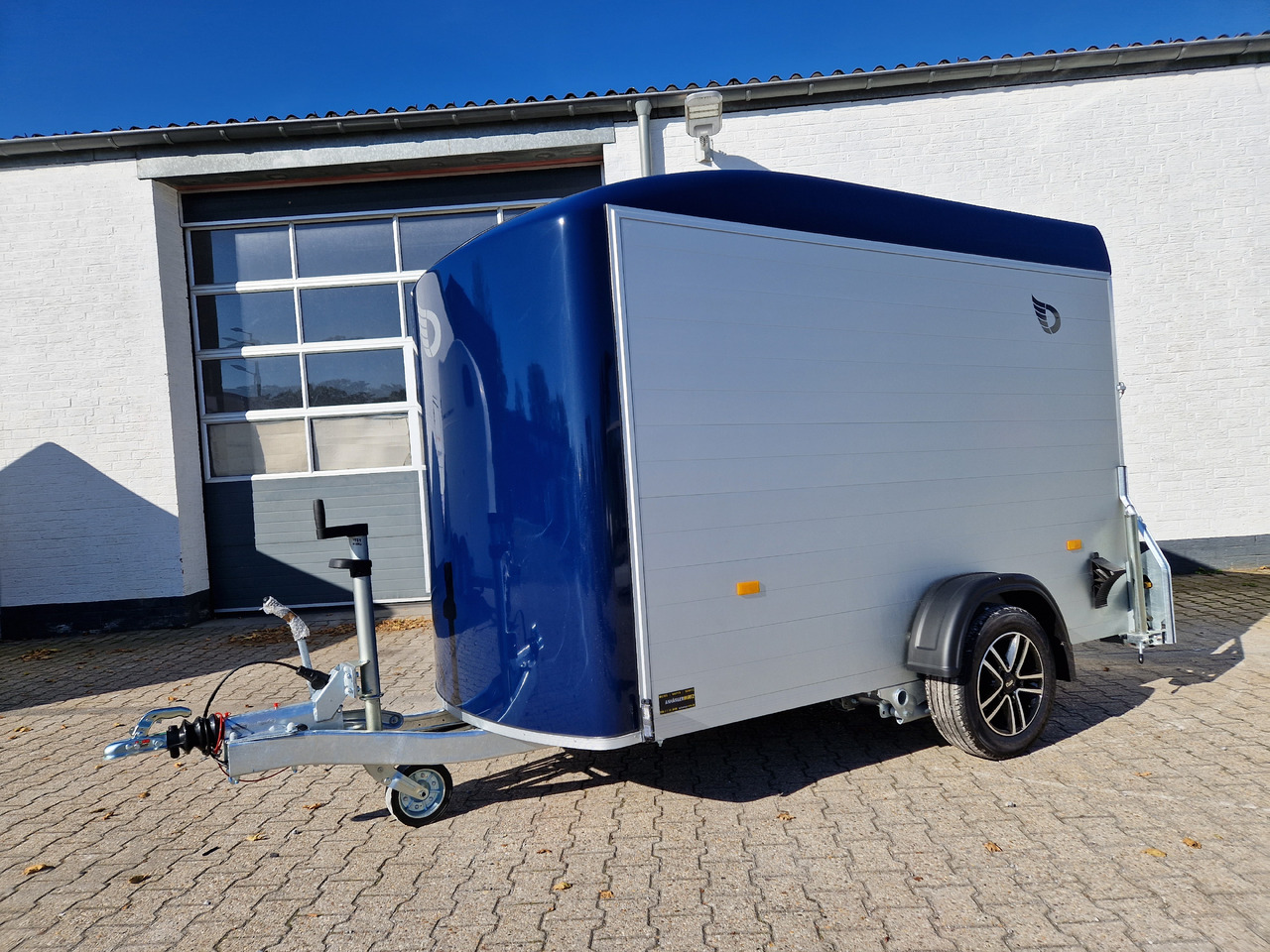 Затворена каросерия ремарке Cargo Roadster 300 300x150x184cm Alu Poly royal blau Alufelgen darkline Pullman 1300kg 100km/H: снимка 10 Затворена каросерия ремарке Cargo Roadster 300 300x150x184cm Alu Poly royal blau Alufelgen darkline Pullman 1300kg 100km/H: снимка 10