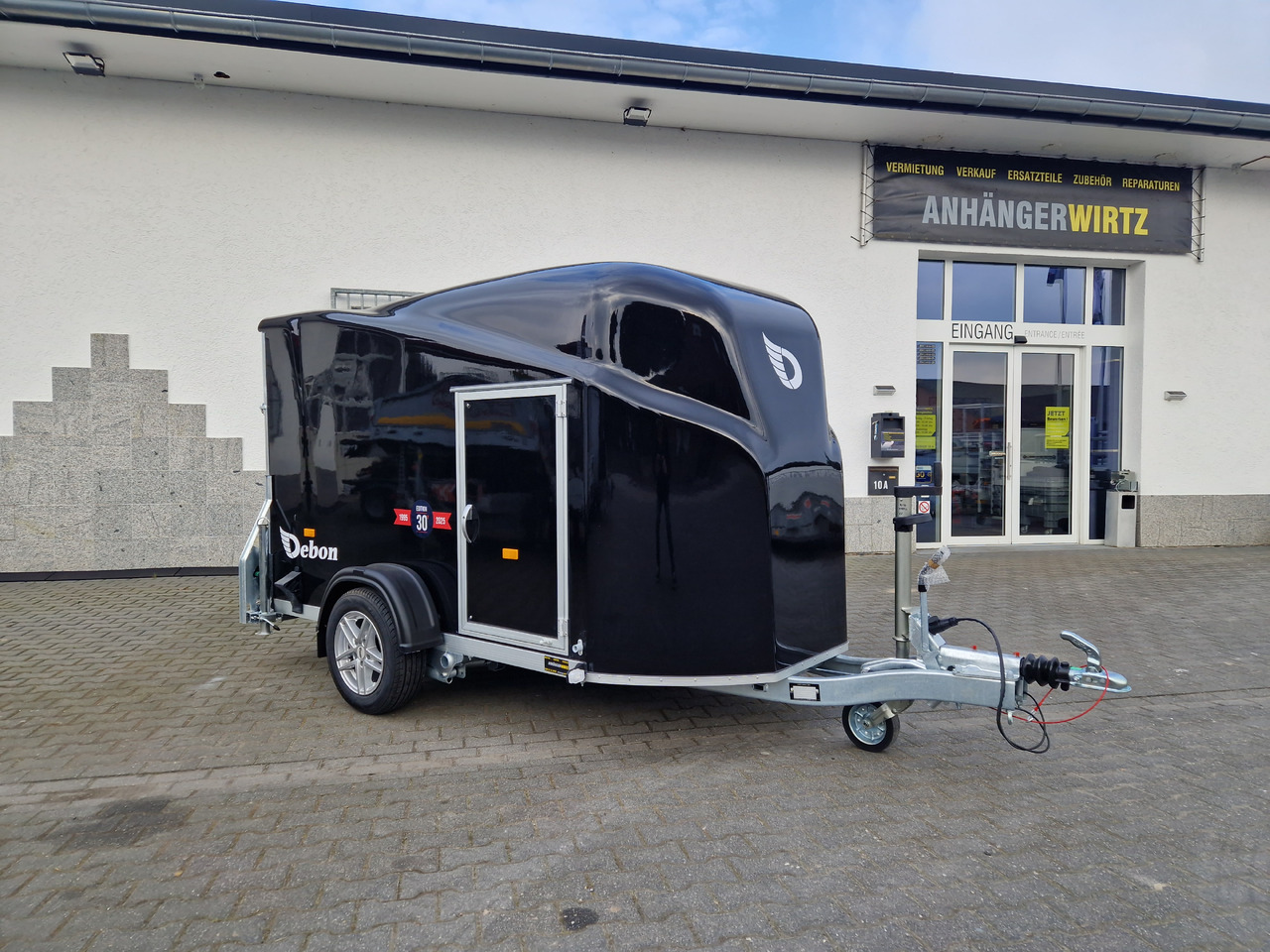 Debon Cargo 1300 300x152x168cm black Seitentür Alufelgen silver Pullman II 100km/H 1300kg Modell 25 - Ремарке за кола: снимка 1 Debon Cargo 1300 300x152x168cm black Seitentür Alufelgen silver Pullman II 100km/H 1300kg Modell 25 - Ремарке за кола: снимка 1