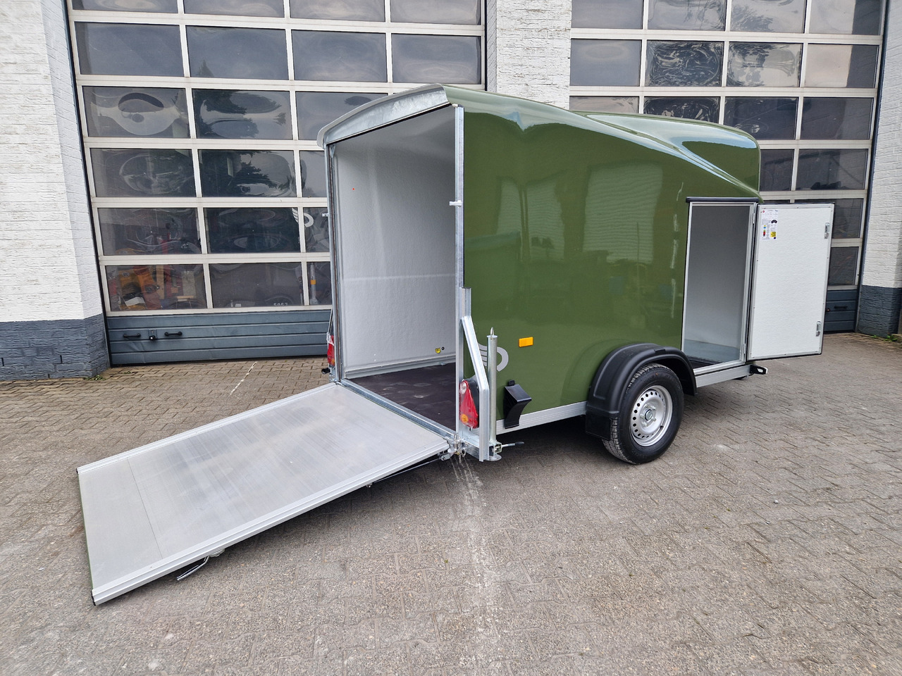 Debon Cargo 1300 300x152x168cm natur green Seitentür Pullman 1300kg 100km/H - Затворена каросерия ремарке: снимка 5 Debon Cargo 1300 300x152x168cm natur green Seitentür Pullman 1300kg 100km/H - Затворена каросерия ремарке: снимка 5