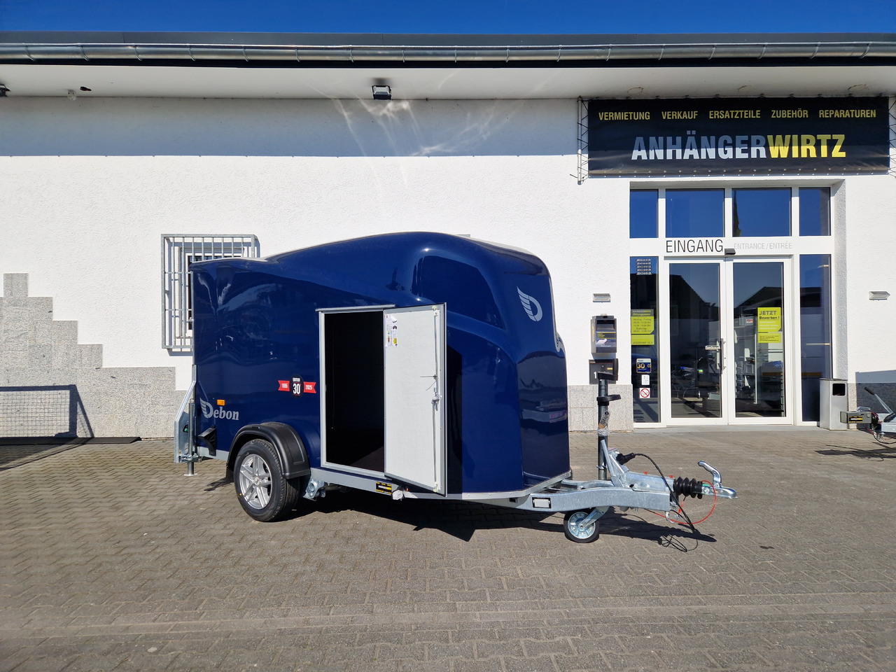 Debon Cargo 1300 300x152x168cm royal blau Seitentür Alufelgen Pullman 1300kg 100km/H Modell 2025 - Ремарке за кола: снимка 3 Debon Cargo 1300 300x152x168cm royal blau Seitentür Alufelgen Pullman 1300kg 100km/H Modell 2025 - Ремарке за кола: снимка 3