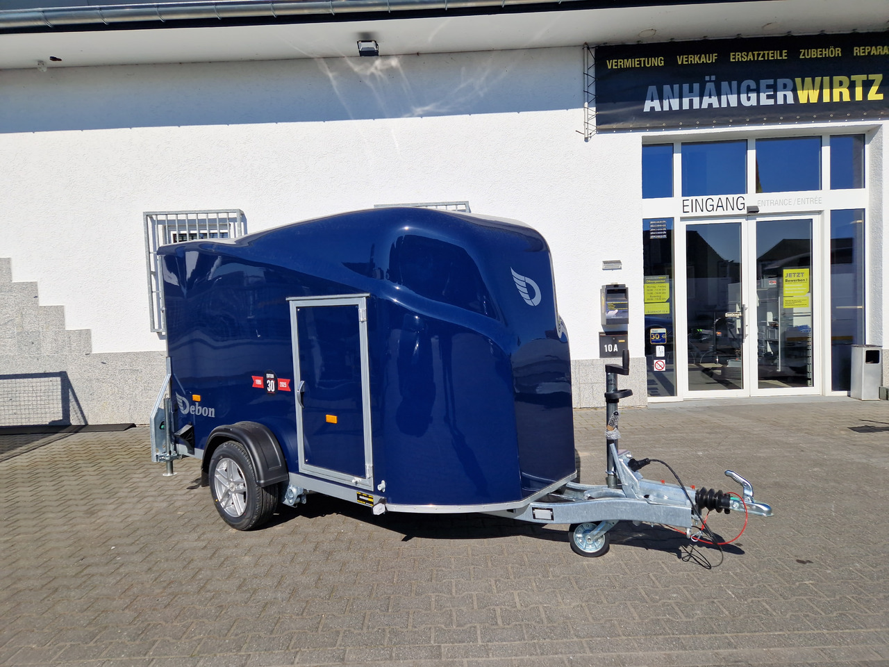 Debon Cargo 1300 300x152x168cm royal blau Seitentür Alufelgen Pullman 1300kg 100km/H Modell 2025 - Ремарке за кола: снимка 1 Debon Cargo 1300 300x152x168cm royal blau Seitentür Alufelgen Pullman 1300kg 100km/H Modell 2025 - Ремарке за кола: снимка 1