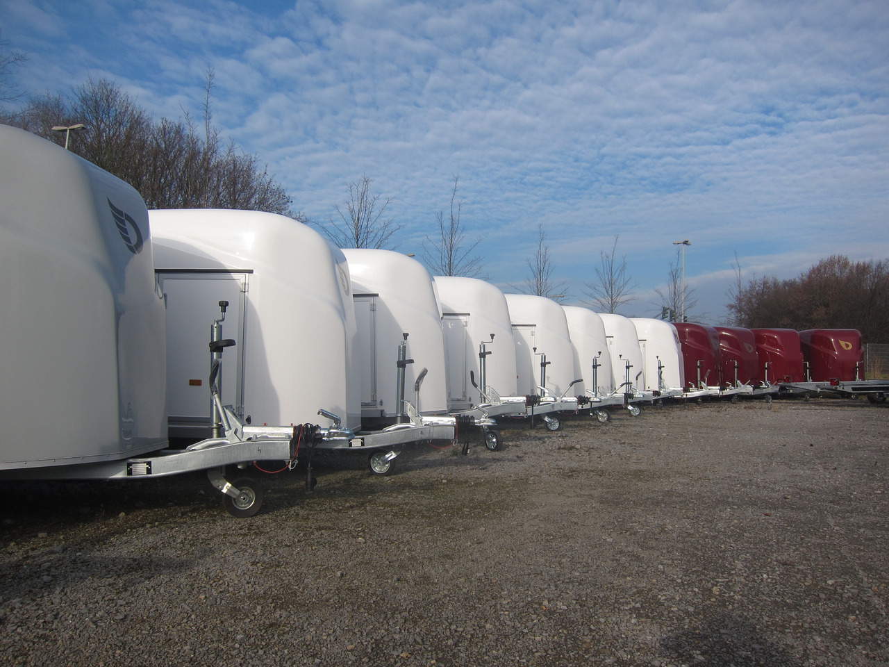 Debon Cargo 1300 300x152x168cm white Alufelgen Seitentür Pullman 100km/H 1300kg Modell 2024 - Затворена каросерия ремарке: снимка 4 Debon Cargo 1300 300x152x168cm white Alufelgen Seitentür Pullman 100km/H 1300kg Modell 2024 - Затворена каросерия ремарке: снимка 4