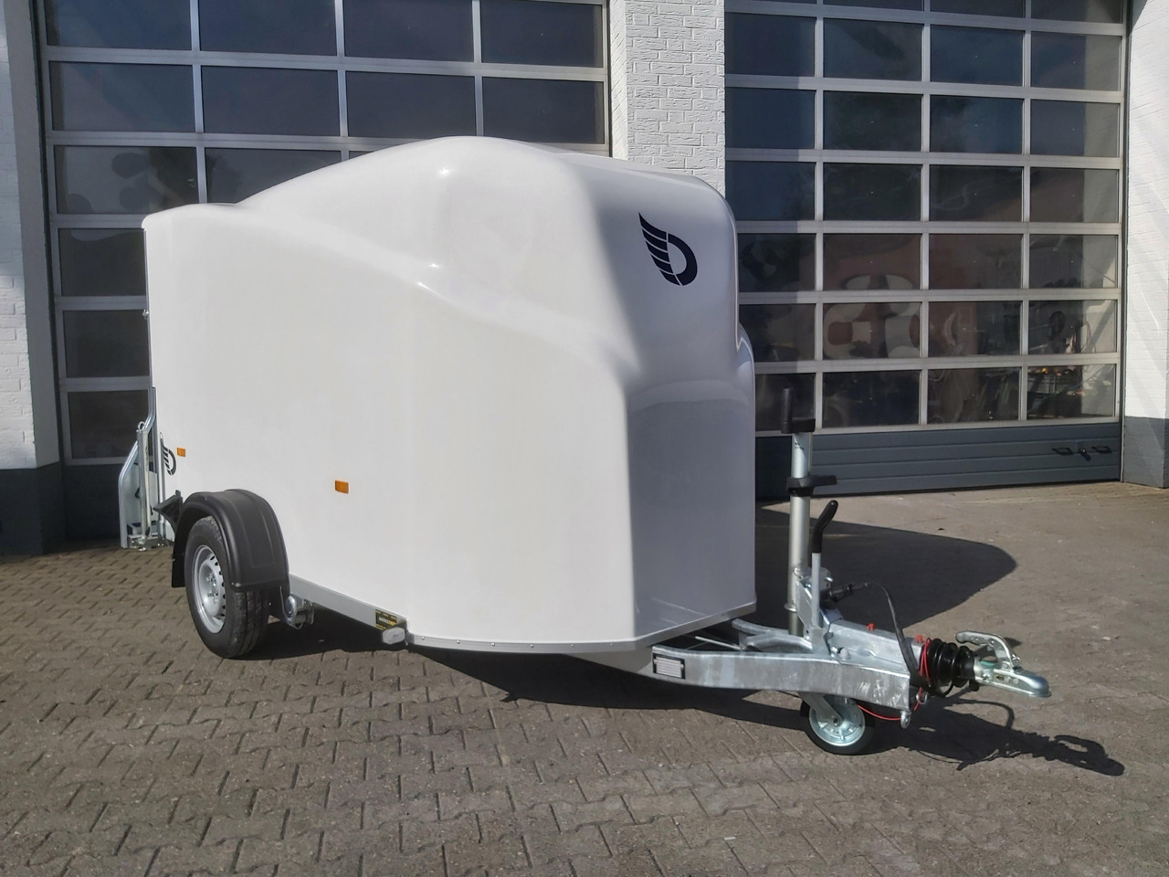 Debon Cargo 1300 300x152x168cm white Pullman II 1300kg 100km/H Modell 2024 - Затворена каросерия ремарке: снимка 2 Debon Cargo 1300 300x152x168cm white Pullman II 1300kg 100km/H Modell 2024 - Затворена каросерия ремарке: снимка 2