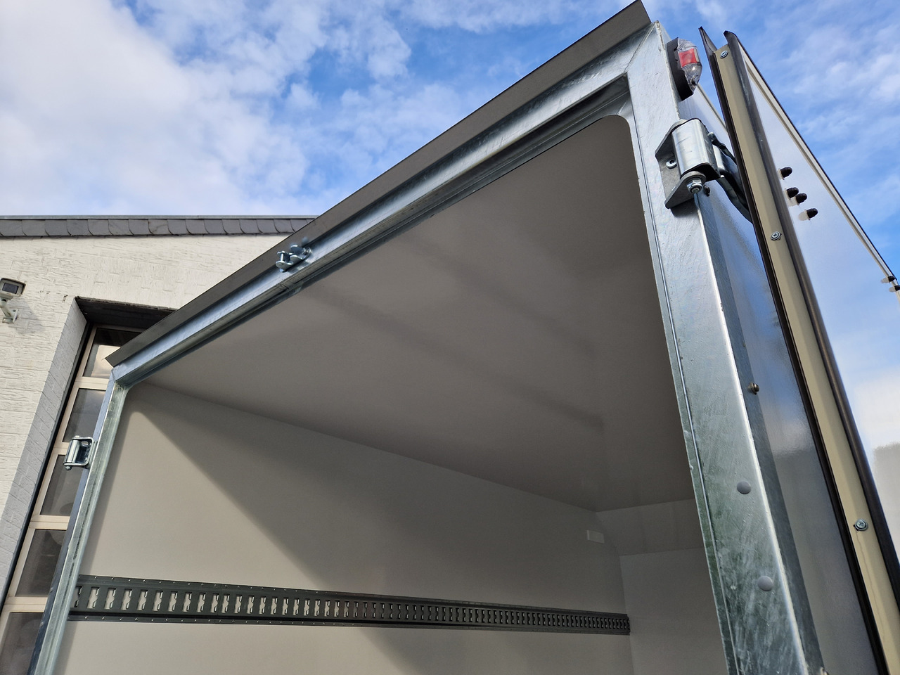 Затворена каросерия ремарке Hochlader Koffer TFSP 360T.00 360x200x210cm aero Zurrsystem Seitentür 13" (L) 2700kg 100km/H: снимка 6