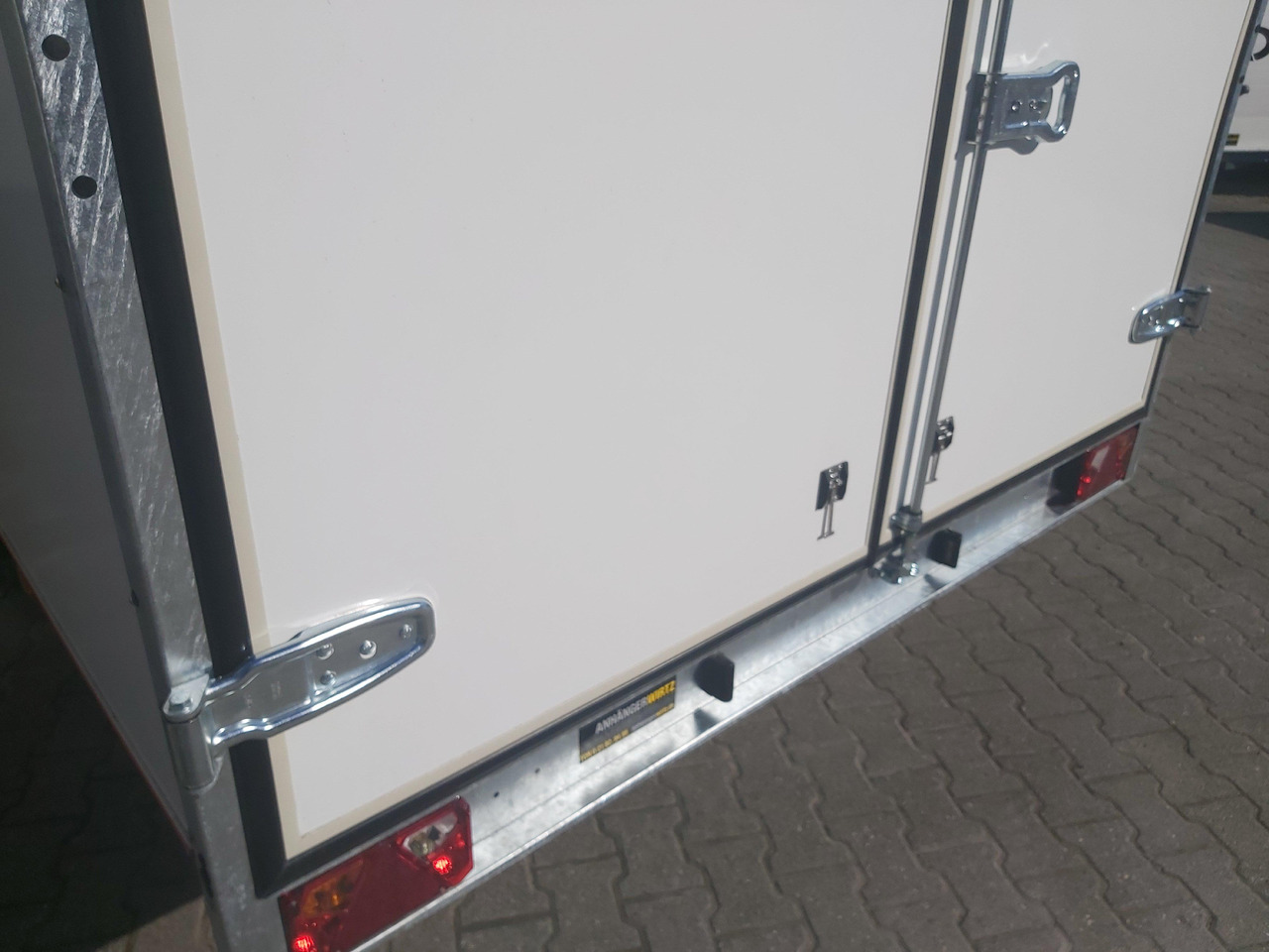 Затворена каросерия ремарке Hochlader Koffer TFSP 470T.00 470x220x210cm aero Zurrsystem 10" 100km/H 2700kg: снимка 12 Затворена каросерия ремарке Hochlader Koffer TFSP 470T.00 470x220x210cm aero Zurrsystem 10" 100km/H 2700kg: снимка 12