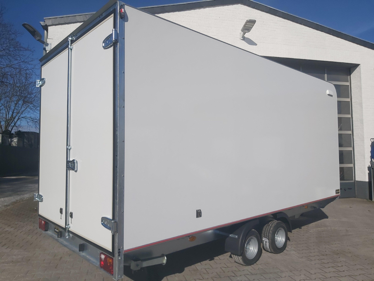 Затворена каросерия ремарке Hochlader Koffer TFSP 470T.00 470x220x210cm aero Zurrsystem 10" 100km/H 2700kg: снимка 11 Затворена каросерия ремарке Hochlader Koffer TFSP 470T.00 470x220x210cm aero Zurrsystem 10" 100km/H 2700kg: снимка 11