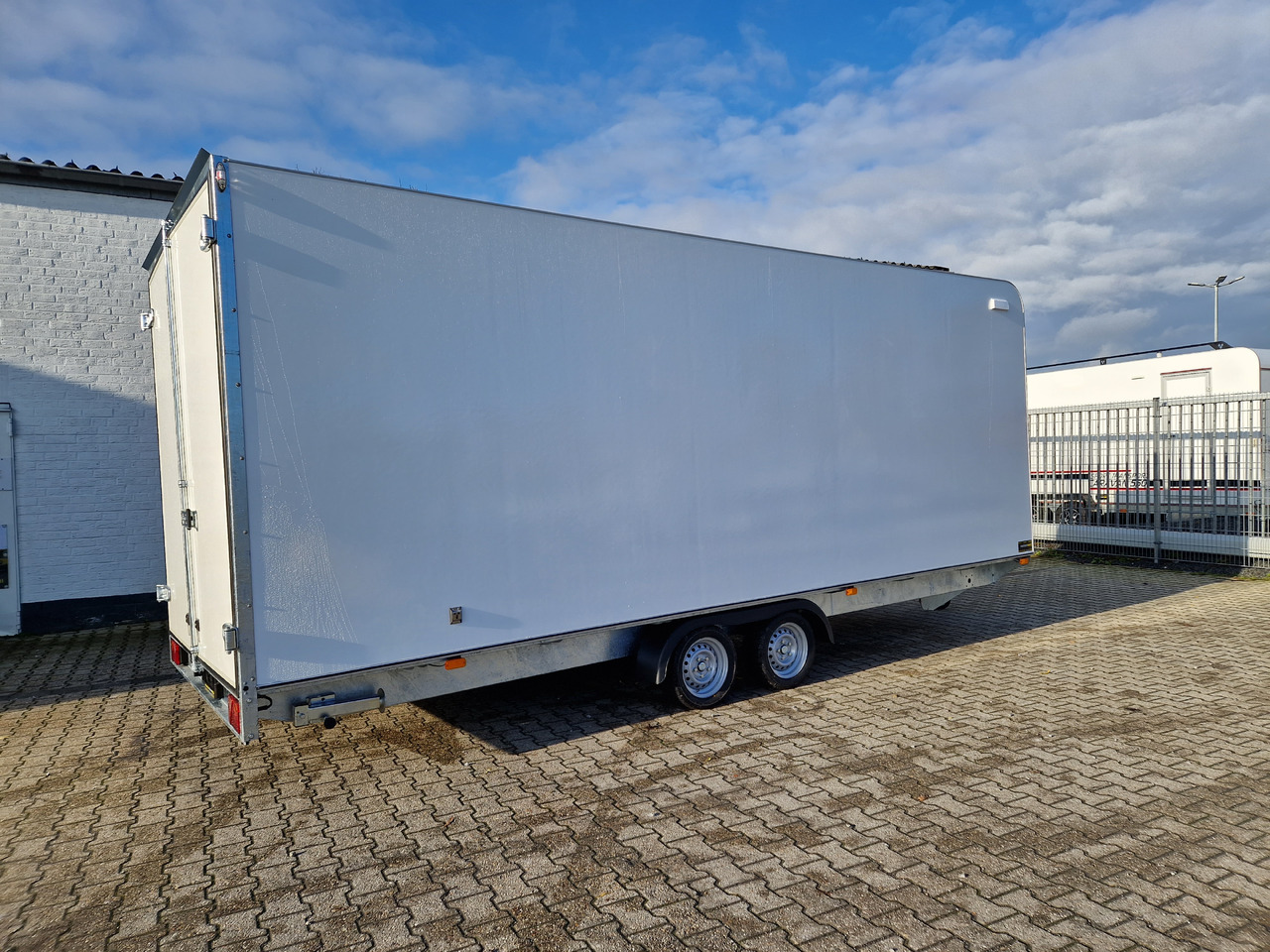 Hochlader Koffer TFSP 600T.00 600x220x220cm aero Zurrsystem IL (XXXL+) 100km/H 3500kg - Затворена каросерия ремарке: снимка 3 Hochlader Koffer TFSP 600T.00 600x220x220cm aero Zurrsystem IL (XXXL+) 100km/H 3500kg - Затворена каросерия ремарке: снимка 3