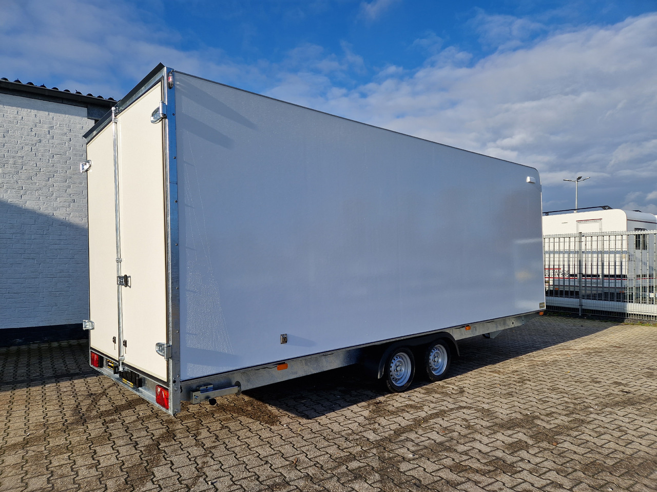 Hochlader Koffer TFSP 600T.00 600x220x220cm aero Zurrsystem IL (XXXL+) 100km/H 3500kg - Затворена каросерия ремарке: снимка 4 Hochlader Koffer TFSP 600T.00 600x220x220cm aero Zurrsystem IL (XXXL+) 100km/H 3500kg - Затворена каросерия ремарке: снимка 4