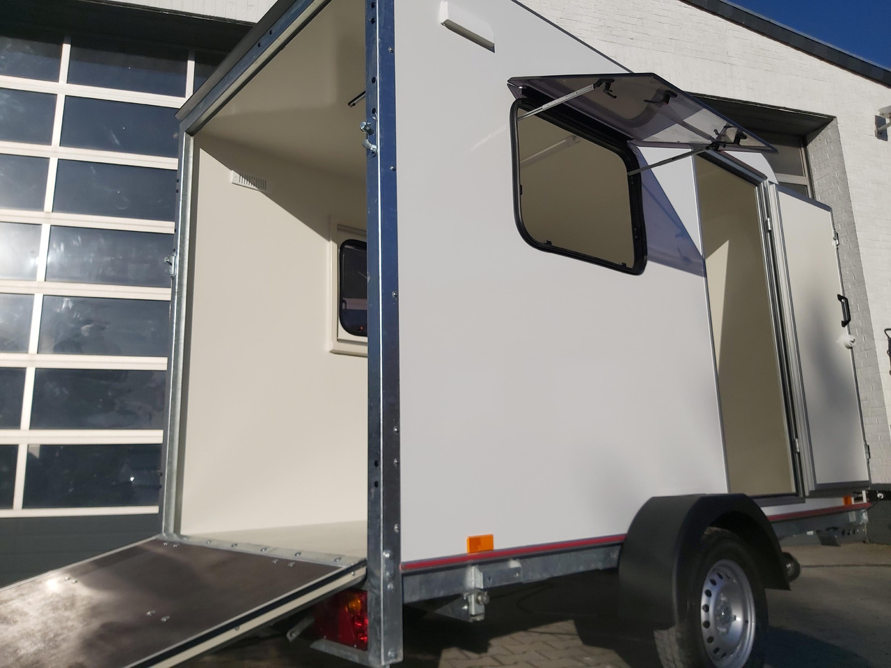 Kargo Camp TFS S Midi+ 320x150x180cm aero Seitentür Rampe Fenster+ 230V 12V 750kg Bremse 100km/H - Каравана: снимка 5 Kargo Camp TFS S Midi+ 320x150x180cm aero Seitentür Rampe Fenster+ 230V 12V 750kg Bremse 100km/H - Каравана: снимка 5
