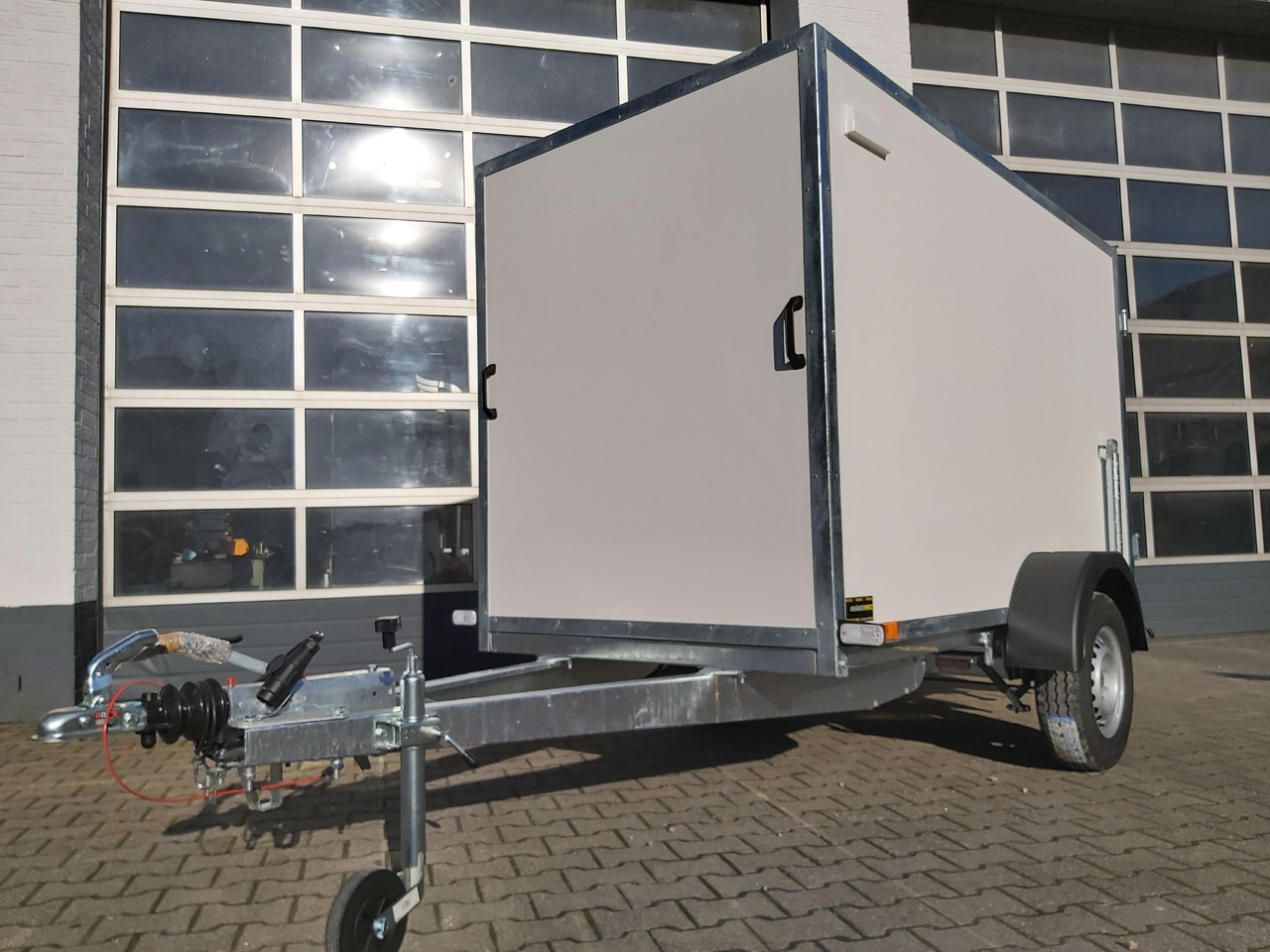 Kargo TFD 250.00 250x125x150cm Zurrsystem (S) 100 km/H 1300kg - Затворена каросерия ремарке: снимка 1 Kargo TFD 250.00 250x125x150cm Zurrsystem (S) 100 km/H 1300kg - Затворена каросерия ремарке: снимка 1