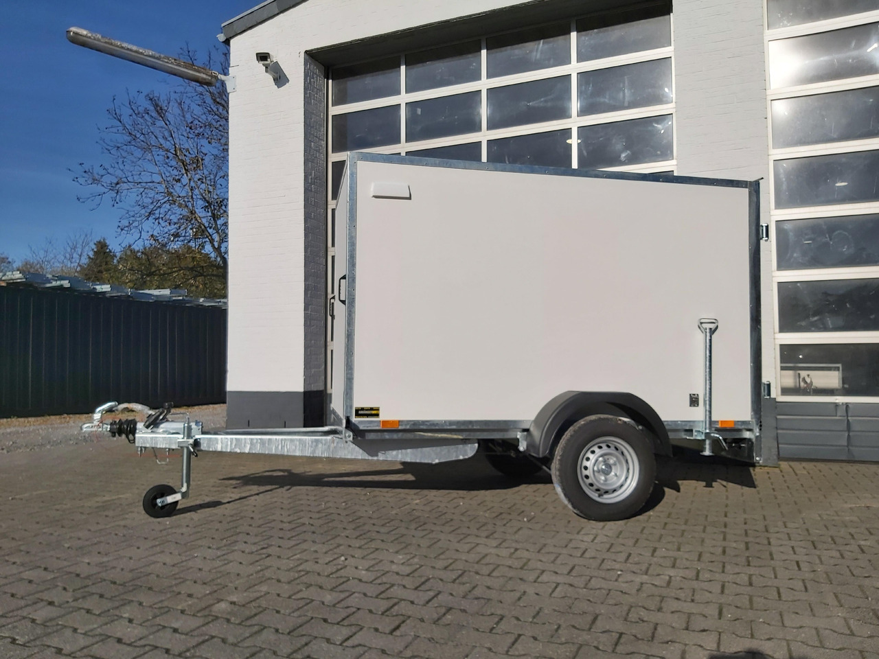 Kargo TFD 250.00 250x125x150cm Zurrsystem (S) 100 km/H 1300kg - Затворена каросерия ремарке: снимка 2 Kargo TFD 250.00 250x125x150cm Zurrsystem (S) 100 km/H 1300kg - Затворена каросерия ремарке: снимка 2