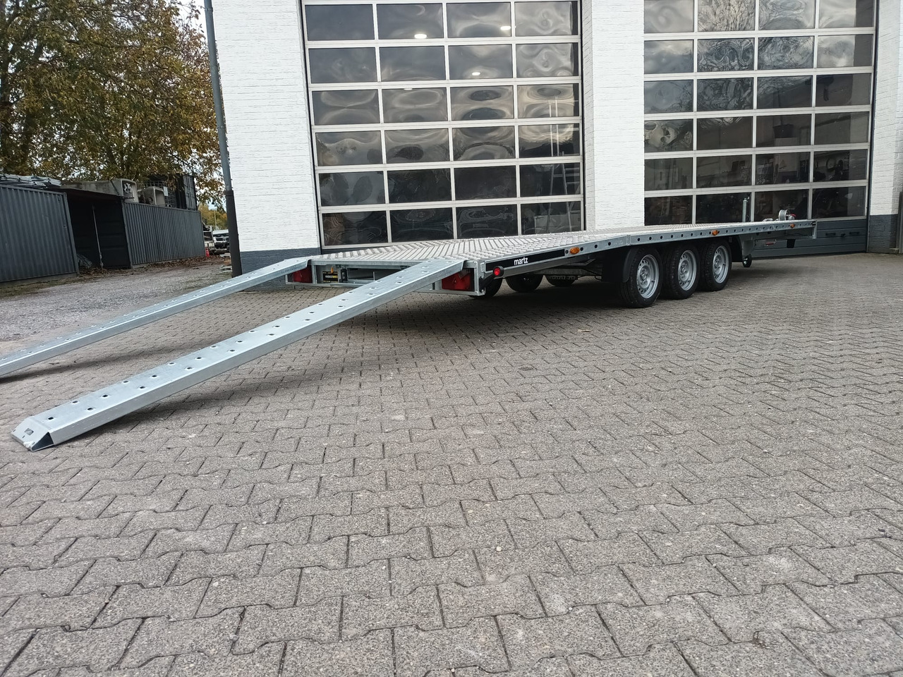 Martz GT UNIDECK PLUS 600/3 S 615x205cm Lohr Stahl & Aluboden Tridem 13" 3500kg - Бордово ремарке/ Платформа: снимка 4 Martz GT UNIDECK PLUS 600/3 S 615x205cm Lohr Stahl & Aluboden Tridem 13" 3500kg - Бордово ремарке/ Платформа: снимка 4