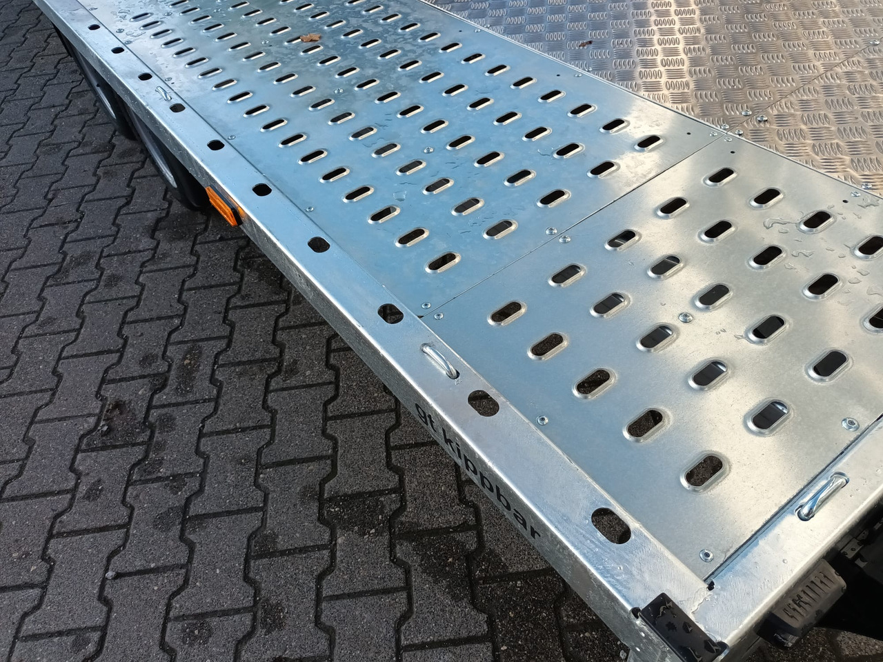 Martz GT kipp 450/2 S 450x215cm easyload ankippbar Lohr Stahl & Aluboden Seilwinde 10" 3000kg - Ремарке за строителна техника: снимка 4 Martz GT kipp 450/2 S 450x215cm easyload ankippbar Lohr Stahl & Aluboden Seilwinde 10" 3000kg - Ремарке за строителна техника: снимка 4