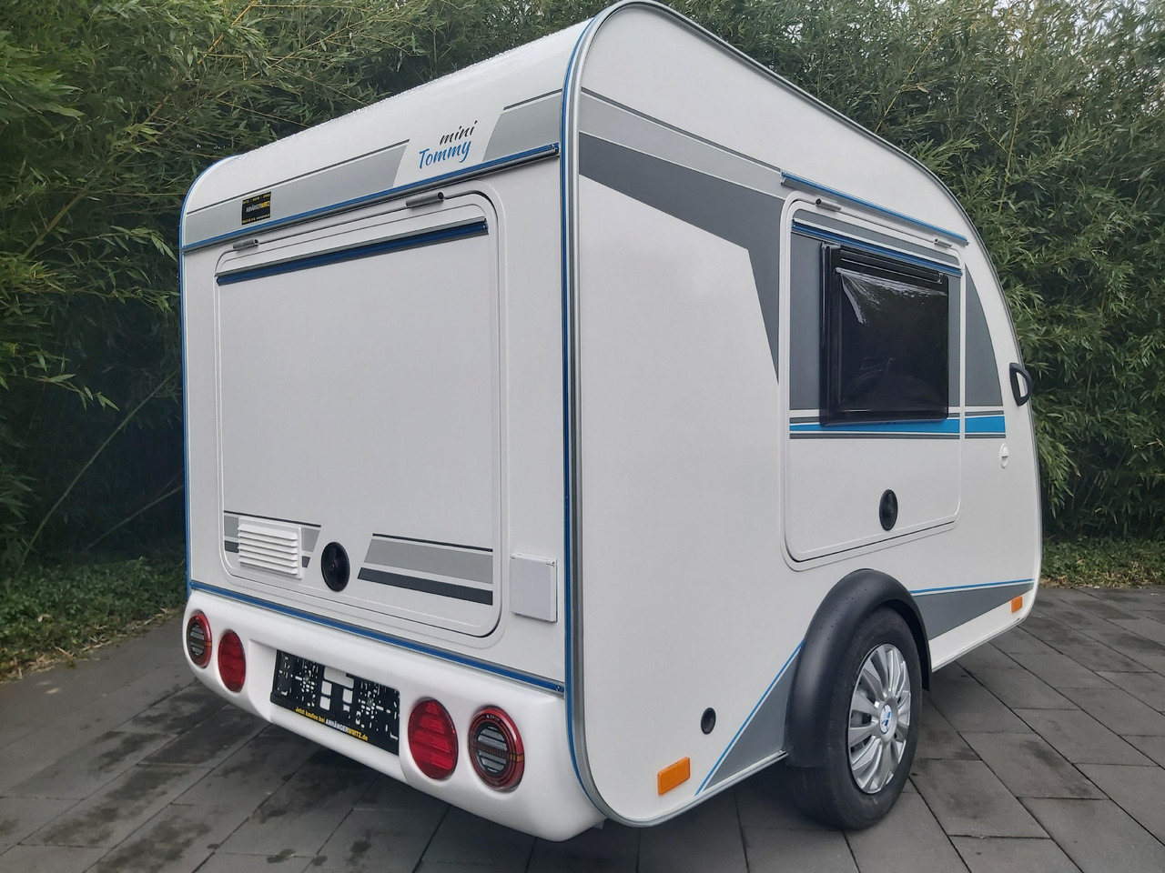 Mini Camper Mini Tommy TMC25 252x140x121cm aero V1 Küche 12V/230V 100km/H 750kg gebremst Modell 24 - Каравана: снимка 5 Mini Camper Mini Tommy TMC25 252x140x121cm aero V1 Küche 12V/230V 100km/H 750kg gebremst Modell 24 - Каравана: снимка 5