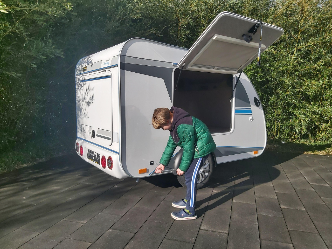 Каравана Mini Camper Mini Tommy TMC25 252x140x121cm aero V1 Küche 12V/230V 100km/H 750kg gebremst Modell 24: снимка 11