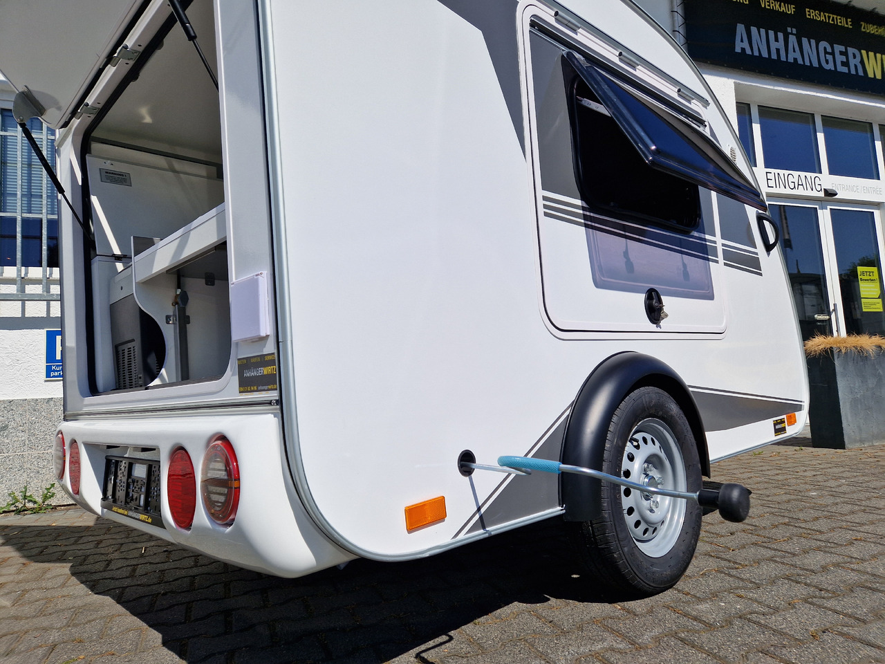 Каравана Mini Camper Mini Tommy TMC25 252x140x121cm aero V1 Küche 12V/230V 100km/H 750kg gebremst Modell 24: снимка 18