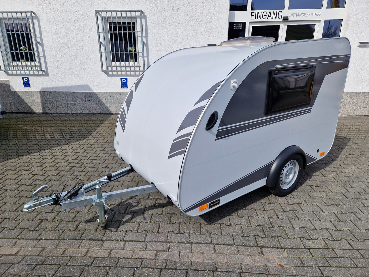 Mini Camper Mini Tommy TMC25 Basic 252x140x121cm 100 km/H 750kg ungebremst Januar AKTION - Каравана: снимка 4 Mini Camper Mini Tommy TMC25 Basic 252x140x121cm 100 km/H 750kg ungebremst Januar AKTION - Каравана: снимка 4