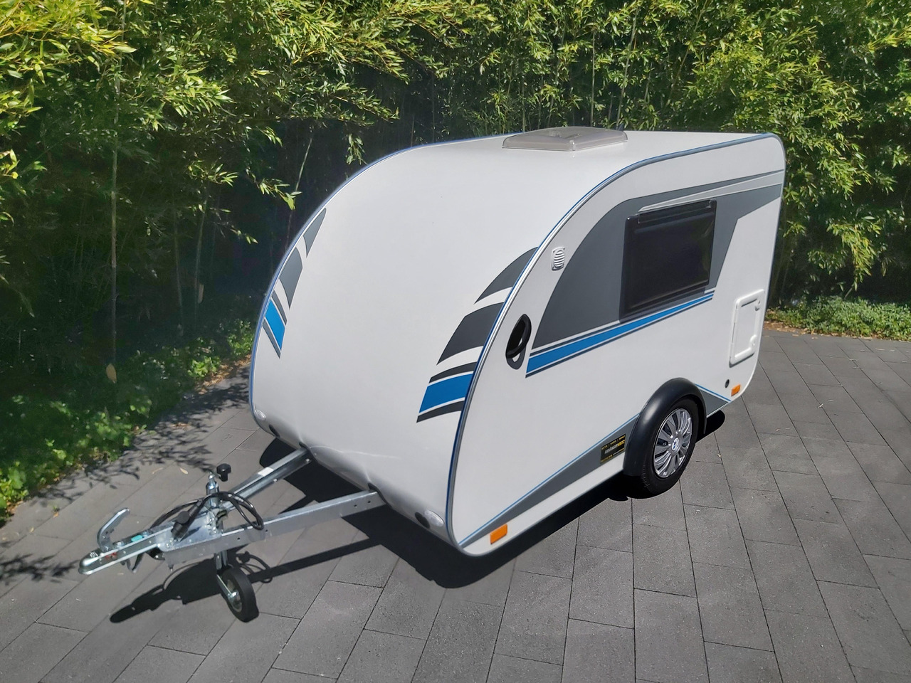 Mini Camper Mini Tommy TMC25 Basic V1 252x140x121cm Küche 100km/H 750kg ohne Bremse Winter Aktion - Каравана: снимка 4 Mini Camper Mini Tommy TMC25 Basic V1 252x140x121cm Küche 100km/H 750kg ohne Bremse Winter Aktion - Каравана: снимка 4
