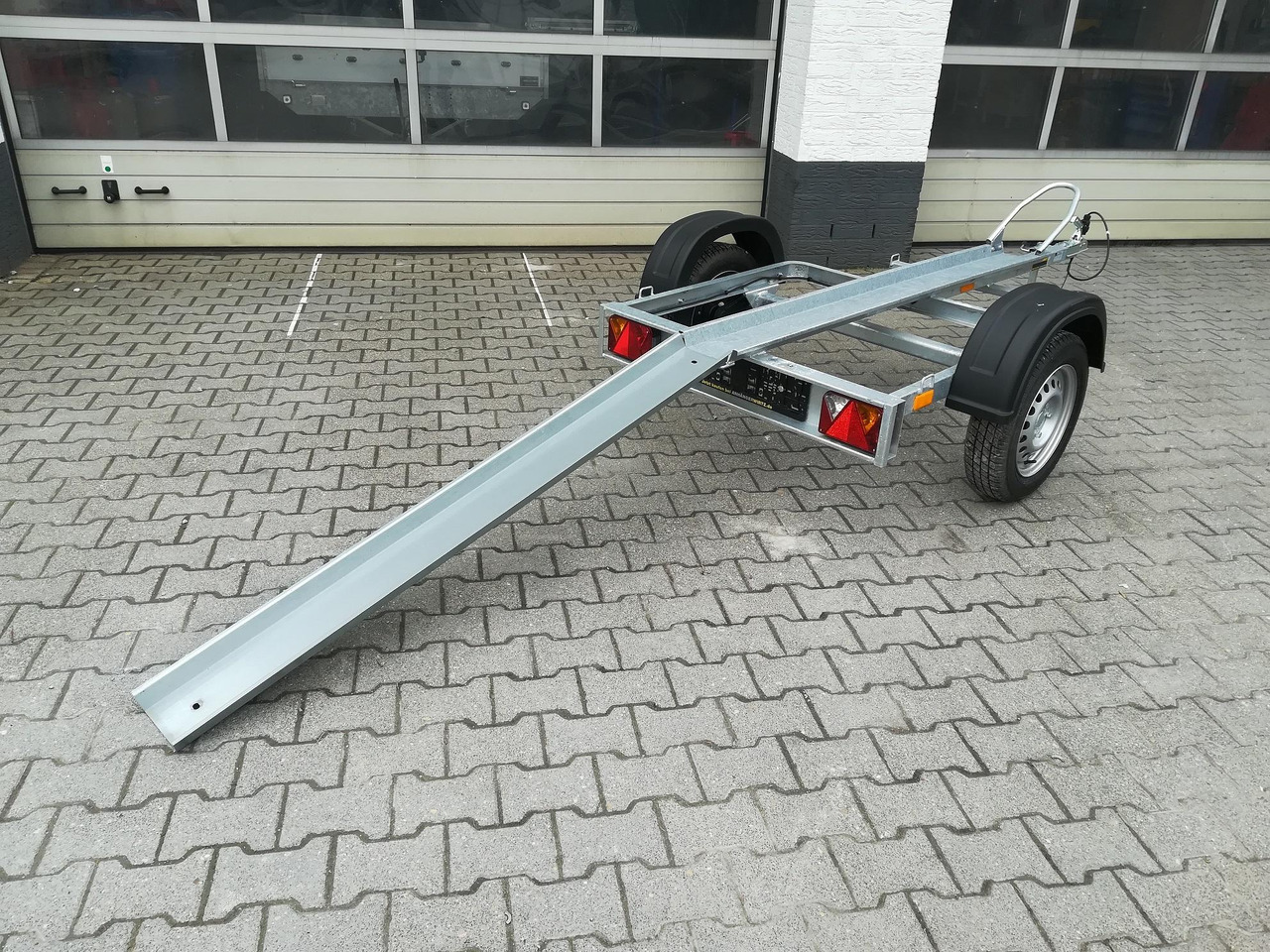 Motorradanhänger Moto 1 750 200x107cm 1ner Motorrad Januar Online Angebot - Ремарке за мотор: снимка 1 Motorradanhänger Moto 1 750 200x107cm 1ner Motorrad Januar Online Angebot - Ремарке за мотор: снимка 1