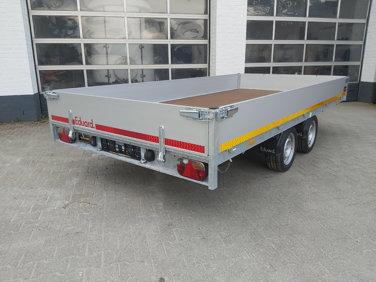 Multi Transporter 406x200x30cm Rampen Winde 13" niedrig Fahrwerk (XL) 3500kg Online Aktion - Ремарке за строителна техника: снимка 3 Multi Transporter 406x200x30cm Rampen Winde 13" niedrig Fahrwerk (XL) 3500kg Online Aktion - Ремарке за строителна техника: снимка 3