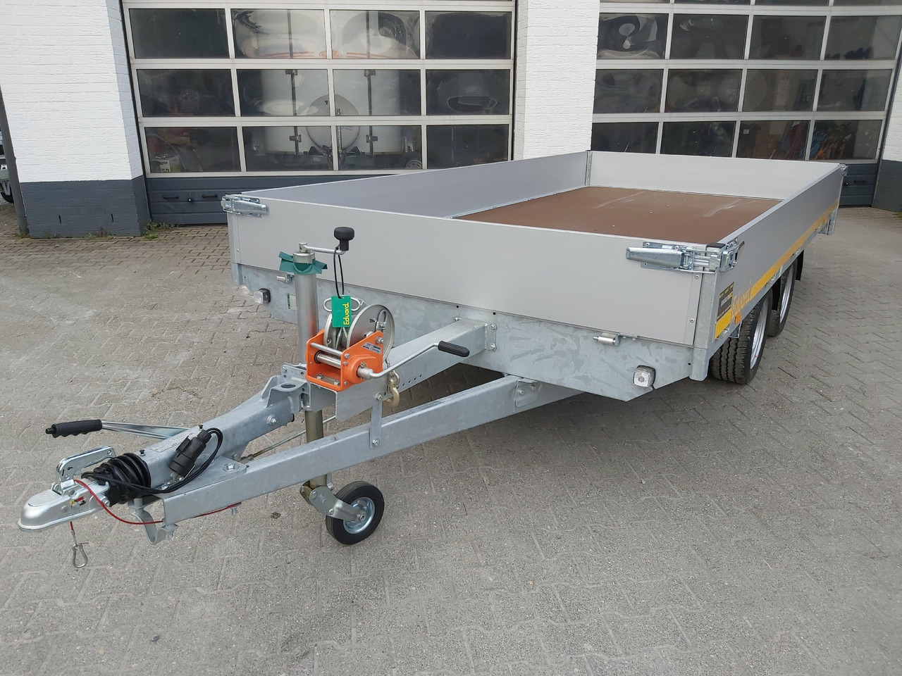 Multi Transporter 406x200x30cm Rampen Winde 13" niedrig Fahrwerk (XL) 3500kg Online Aktion - Ремарке за строителна техника: снимка 2 Multi Transporter 406x200x30cm Rampen Winde 13" niedrig Fahrwerk (XL) 3500kg Online Aktion - Ремарке за строителна техника: снимка 2