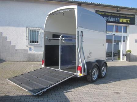 Pferdeanhänger Böckmann Champion C 155 Western mit Sattelkammer CFFplus 2400kg 100 km/H - Ремарке за коне: снимка 3 Pferdeanhänger Böckmann Champion C 155 Western mit Sattelkammer CFFplus 2400kg 100 km/H - Ремарке за коне: снимка 3
