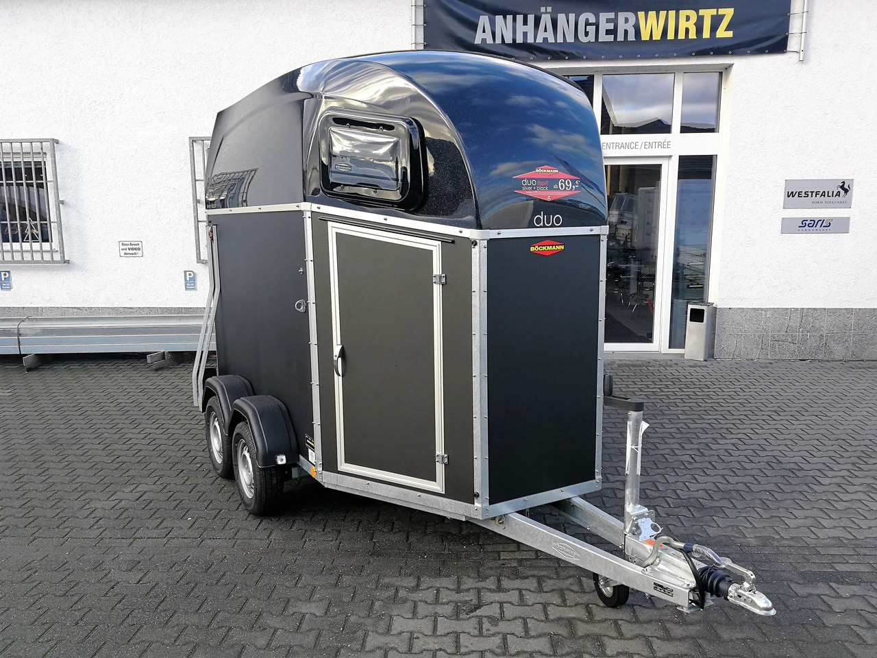 Pferdeanhänger Böckmann DUO Esprit silver black Haube schwarz 2400kg Modell 2024 - Ремарке за коне: снимка 5 Pferdeanhänger Böckmann DUO Esprit silver black Haube schwarz 2400kg Modell 2024 - Ремарке за коне: снимка 5