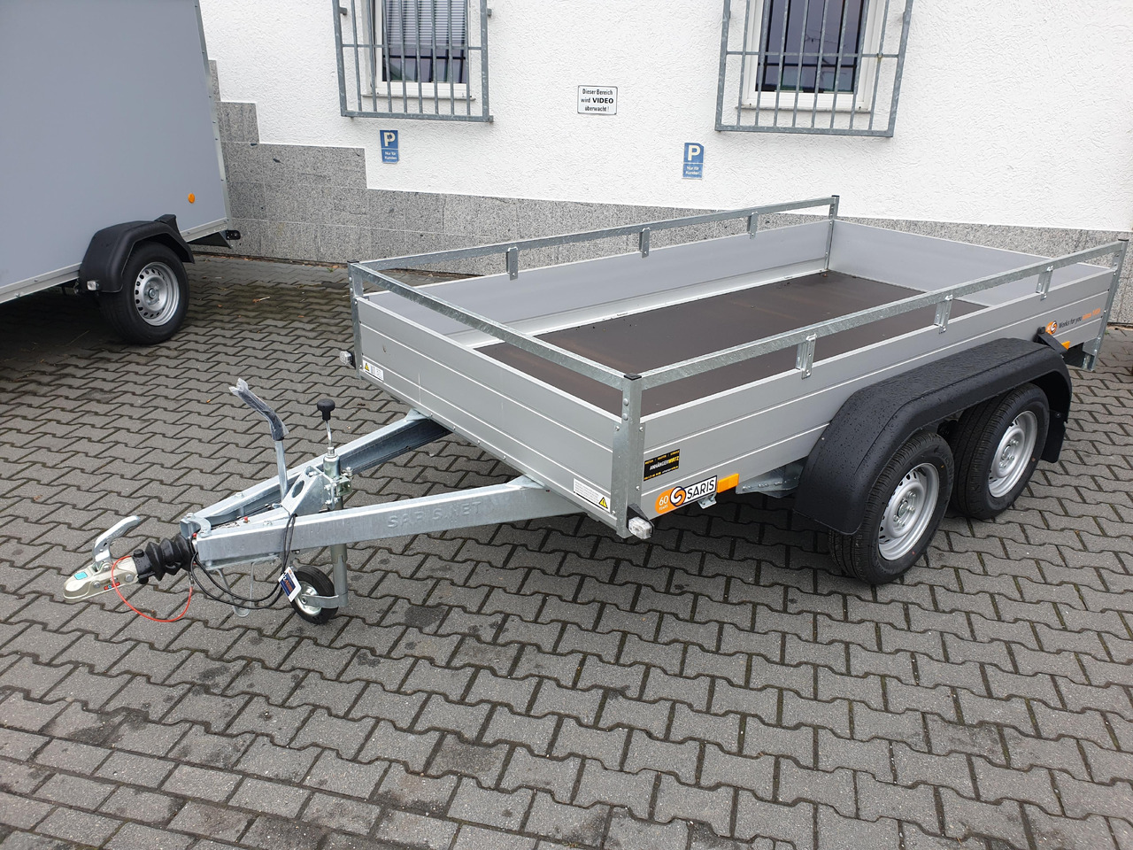 Saris Anhänger FW2000 McAlu Pro MP 305x155x45cm Auffahrrampen (M) 2000kg Winter Aktion - Бордово ремарке/ Платформа: снимка 5 Saris Anhänger FW2000 McAlu Pro MP 305x155x45cm Auffahrrampen (M) 2000kg Winter Aktion - Бордово ремарке/ Платформа: снимка 5