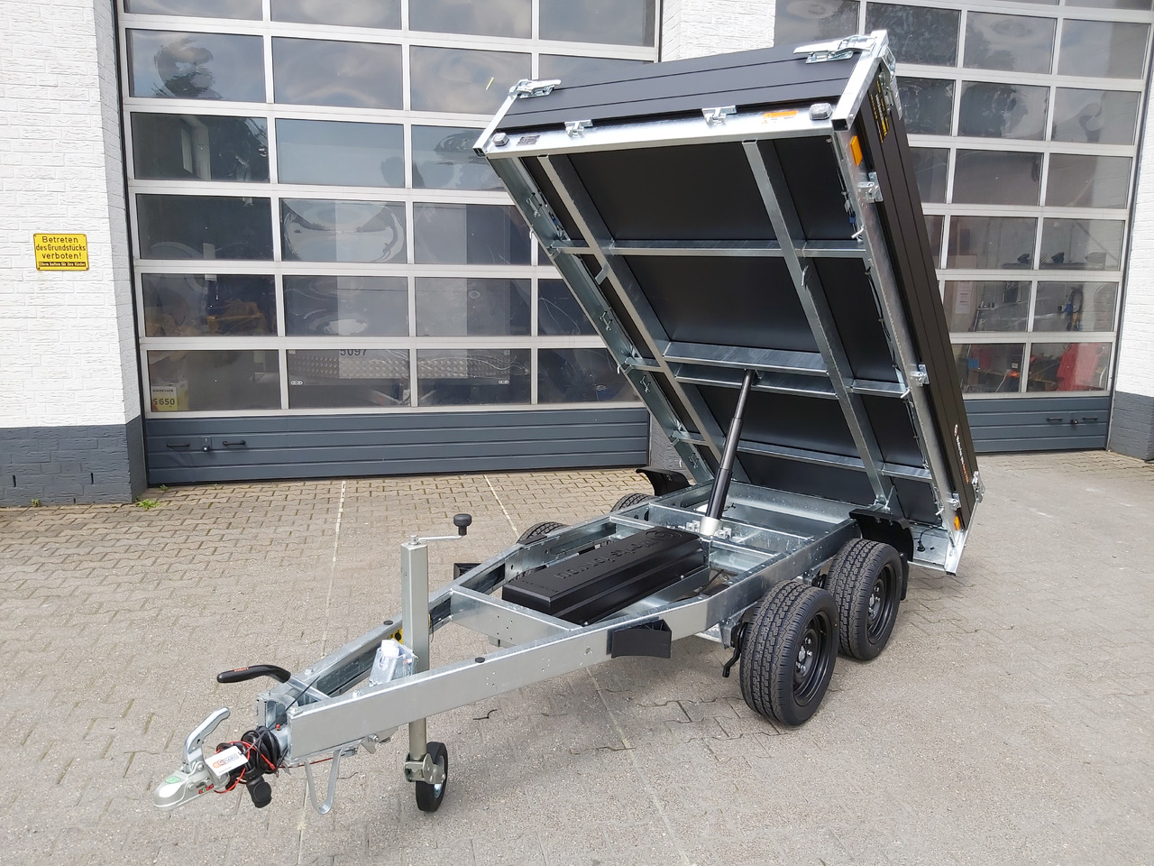 Saris Kipper K1 276 150 2000 2 E 276x150x30cm Elektro black Edition 13" 2000kg - Самосвал ремарке: снимка 1 Saris Kipper K1 276 150 2000 2 E 276x150x30cm Elektro black Edition 13" 2000kg - Самосвал ремарке: снимка 1