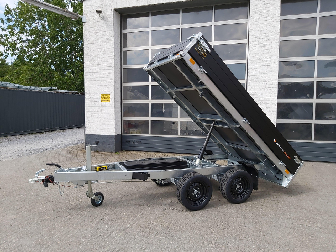 Saris Kipper K1 276 150 2700 2 E 276x150x30cm Elektro black Edition 13" (S) 2700kg Abverkauf - Самосвал ремарке: снимка 3 Saris Kipper K1 276 150 2700 2 E 276x150x30cm Elektro black Edition 13" (S) 2700kg Abverkauf - Самосвал ремарке: снимка 3