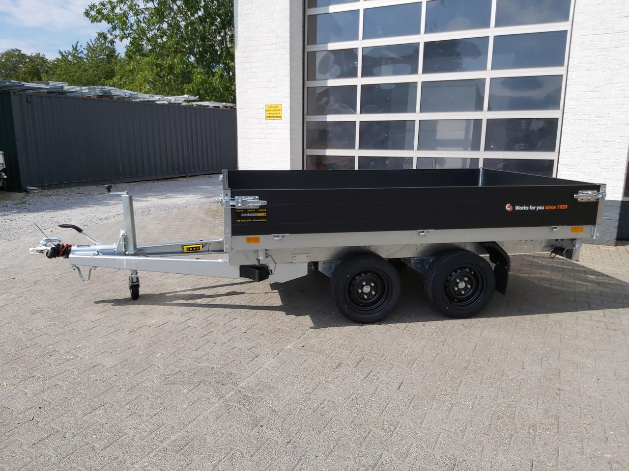 Saris Kipper K3 276 170 2700 2 E 276x170x30cm black Edition Elektro 13" (S) 2700kg Januar Aktion - Самосвал ремарке: снимка 4 Saris Kipper K3 276 170 2700 2 E 276x170x30cm black Edition Elektro 13" (S) 2700kg Januar Aktion - Самосвал ремарке: снимка 4