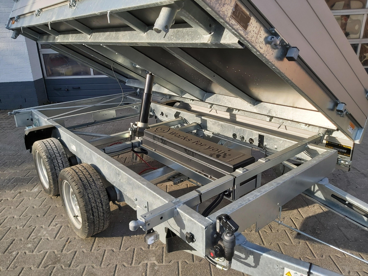 Saris Kipper K3 306 184 3500 2 E 306x184x30cm 3500kg silver Elektro NHP Stützen 13" 3500kg used - Самосвал ремарке: снимка 5 Saris Kipper K3 306 184 3500 2 E 306x184x30cm 3500kg silver Elektro NHP Stützen 13" 3500kg used - Самосвал ремарке: снимка 5