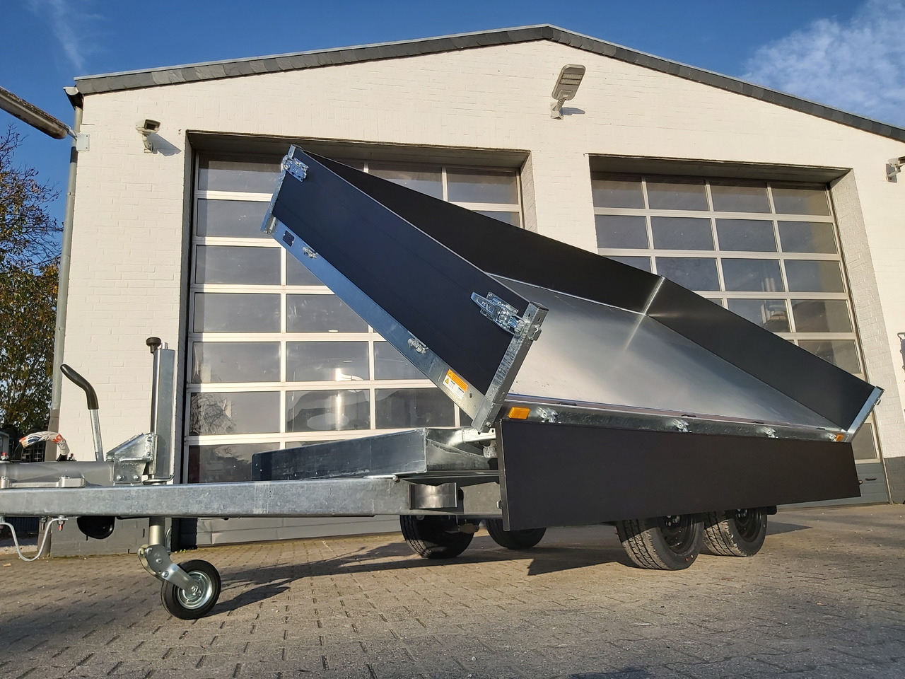 Saris Kipper K3 356 184 3500 2 E 356x184x35cm black edition Elektro Rampen Stützen (L) 3500kg - Самосвал ремарке: снимка 1 Saris Kipper K3 356 184 3500 2 E 356x184x35cm black edition Elektro Rampen Stützen (L) 3500kg - Самосвал ремарке: снимка 1
