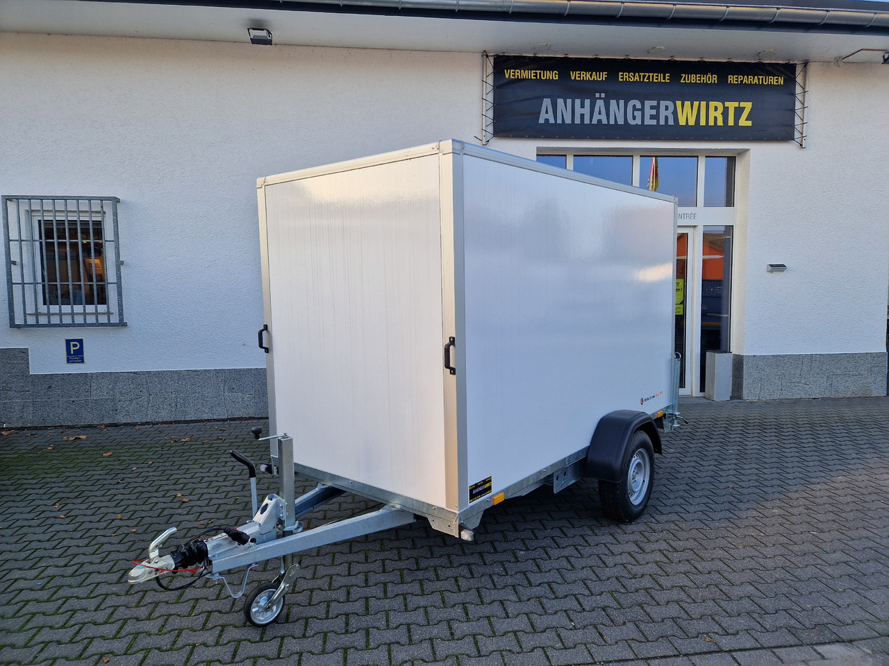 Saris Koffer GO 306 154 180 1500 1 306x154x180cm GFK weiß (M) 1500kg - Затворена каросерия ремарке: снимка 1 Saris Koffer GO 306 154 180 1500 1 306x154x180cm GFK weiß (M) 1500kg - Затворена каросерия ремарке: снимка 1