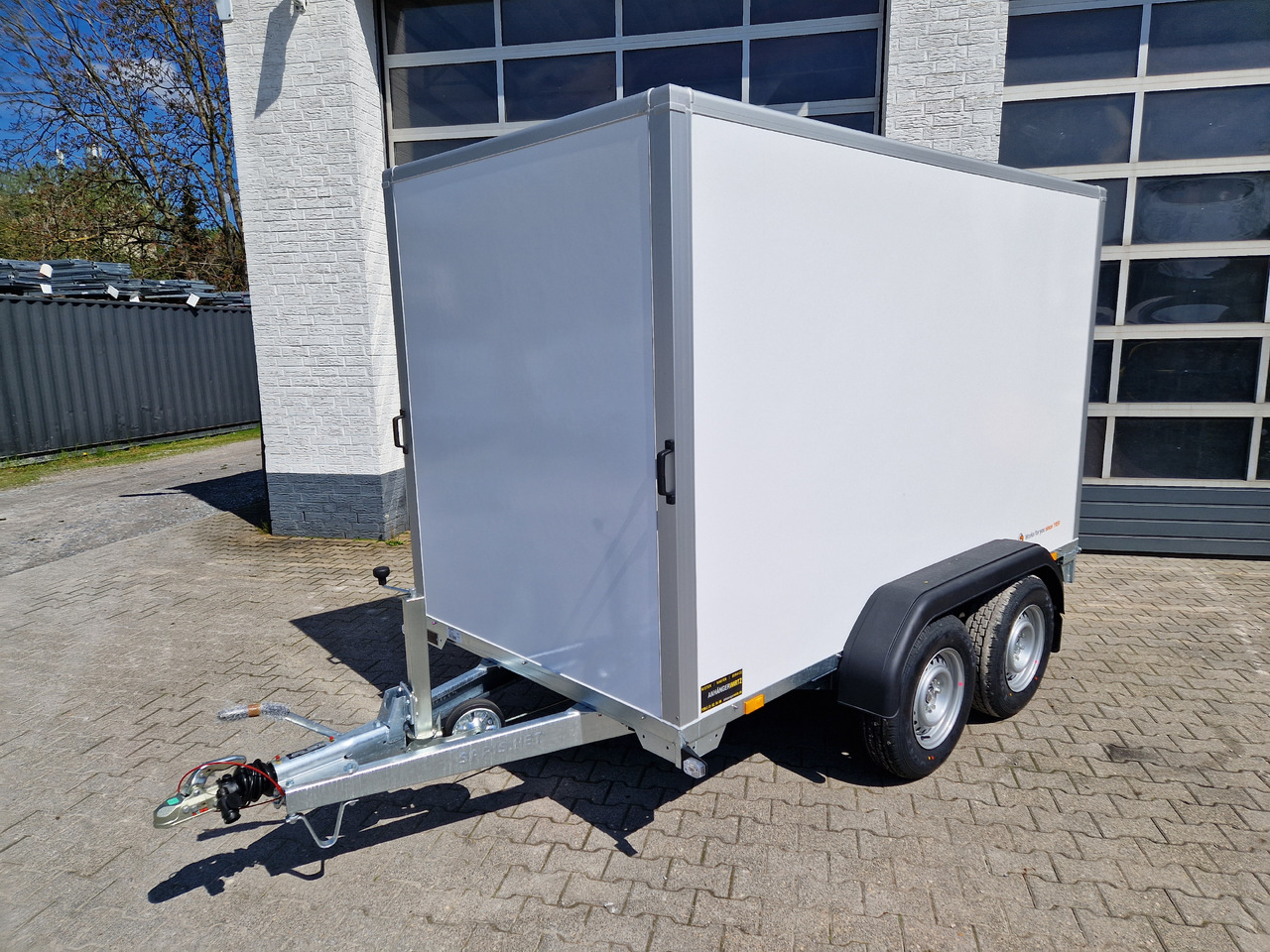 Saris Koffer GO 306 154 180 2700 2 306x154x180cm GFK weiß (M) 2700kg - Затворена каросерия ремарке: снимка 1 Saris Koffer GO 306 154 180 2700 2 306x154x180cm GFK weiß (M) 2700kg - Затворена каросерия ремарке: снимка 1