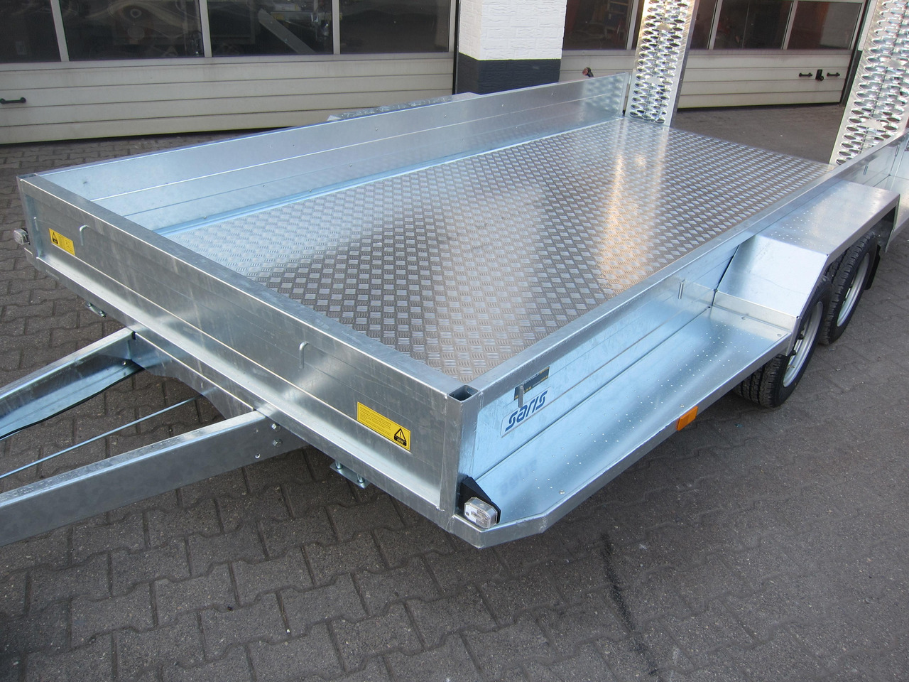 Saris Magnum MAXX 3500 406x182x30cm Rampen ForceOne Aluboden 3500kg Aktion - Ремарке за строителна техника: снимка 2 Saris Magnum MAXX 3500 406x182x30cm Rampen ForceOne Aluboden 3500kg Aktion - Ремарке за строителна техника: снимка 2