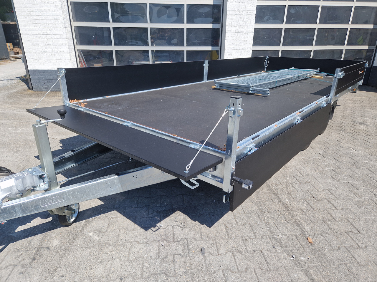 Лизинг на  Saris PL HD 506 204 3500 2 506x204x35cm heavy duty black LED Licht (XXL) 3500kg Saris PL HD 506 204 3500 2 506x204x35cm heavy duty black LED Licht (XXL) 3500kg: снимка 9