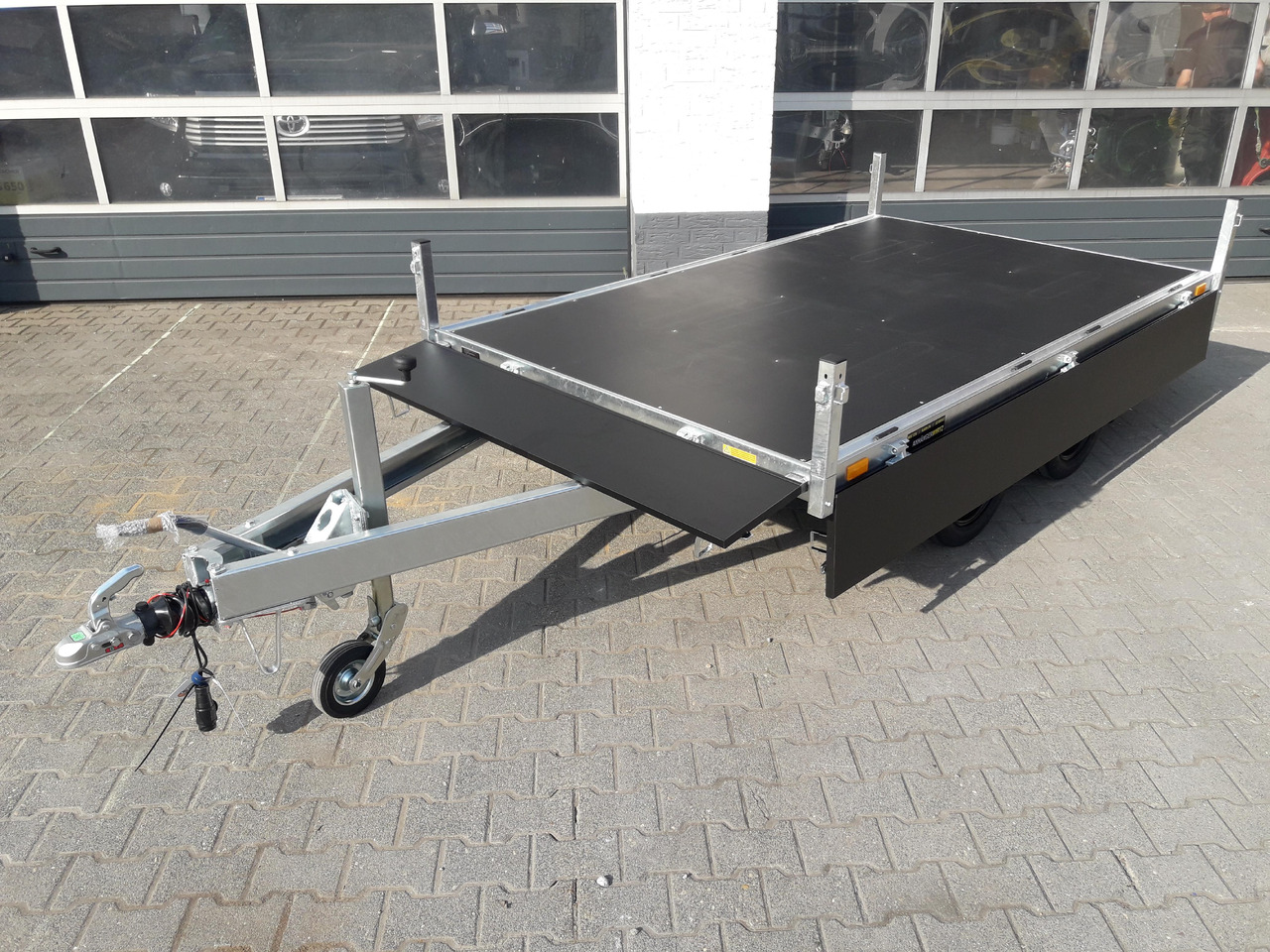 Saris PL276 170 2000 2 276x170x30cm black Edition LED Beleuchtung 13" (S) 2000kg - Бордово ремарке/ Платформа: снимка 3 Saris PL276 170 2000 2 276x170x30cm black Edition LED Beleuchtung 13" (S) 2000kg - Бордово ремарке/ Платформа: снимка 3