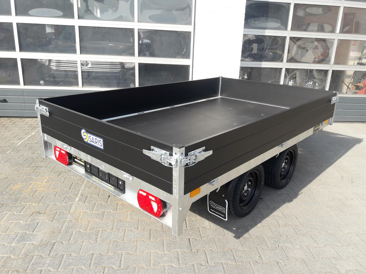 Saris PL276 170 2000 2 276x170x30cm black Edition LED Beleuchtung 13" (S) 2000kg - Бордово ремарке/ Платформа: снимка 5 Saris PL276 170 2000 2 276x170x30cm black Edition LED Beleuchtung 13" (S) 2000kg - Бордово ремарке/ Платформа: снимка 5